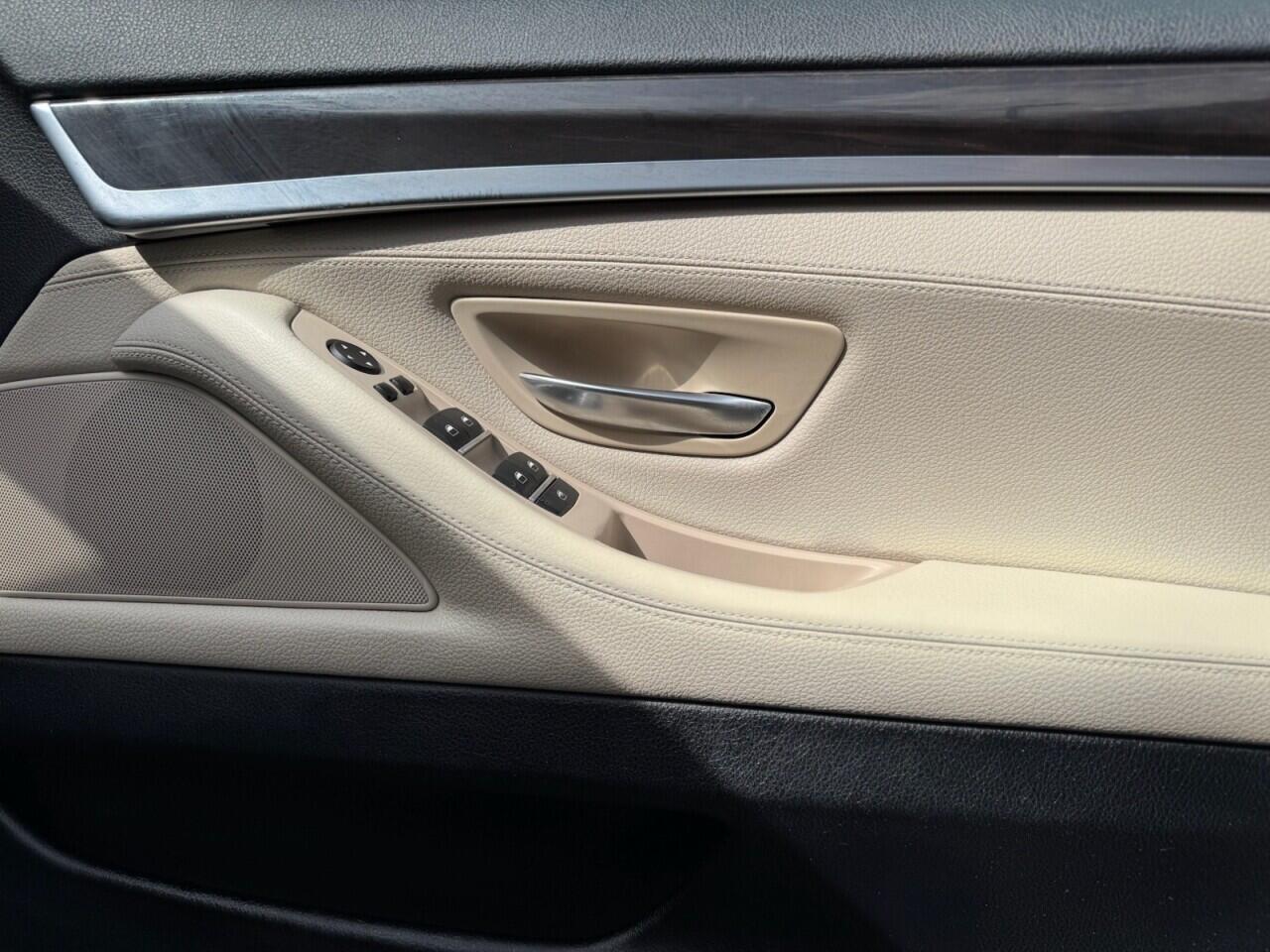 BMW 5 Series view 22