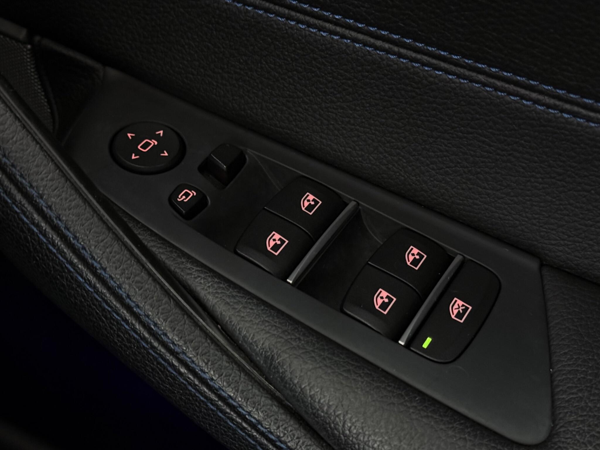BMW 5 Series view 24