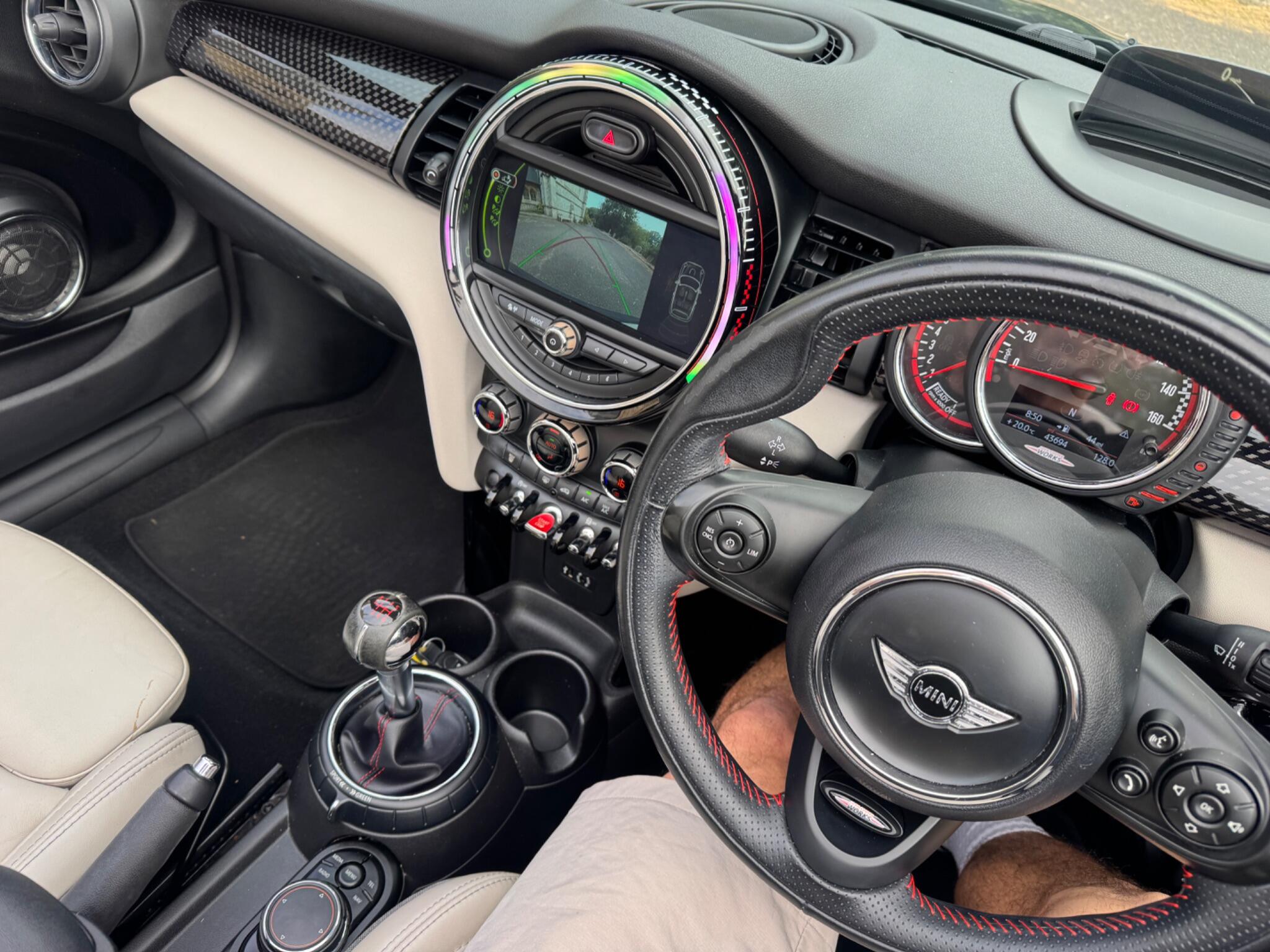 Mini Convertible view 32