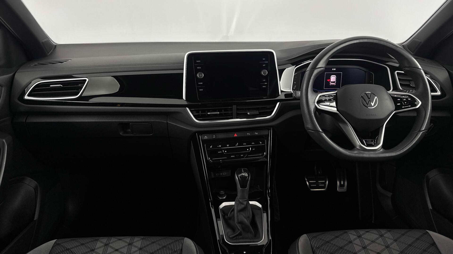 Volkswagen T-Roc view 11