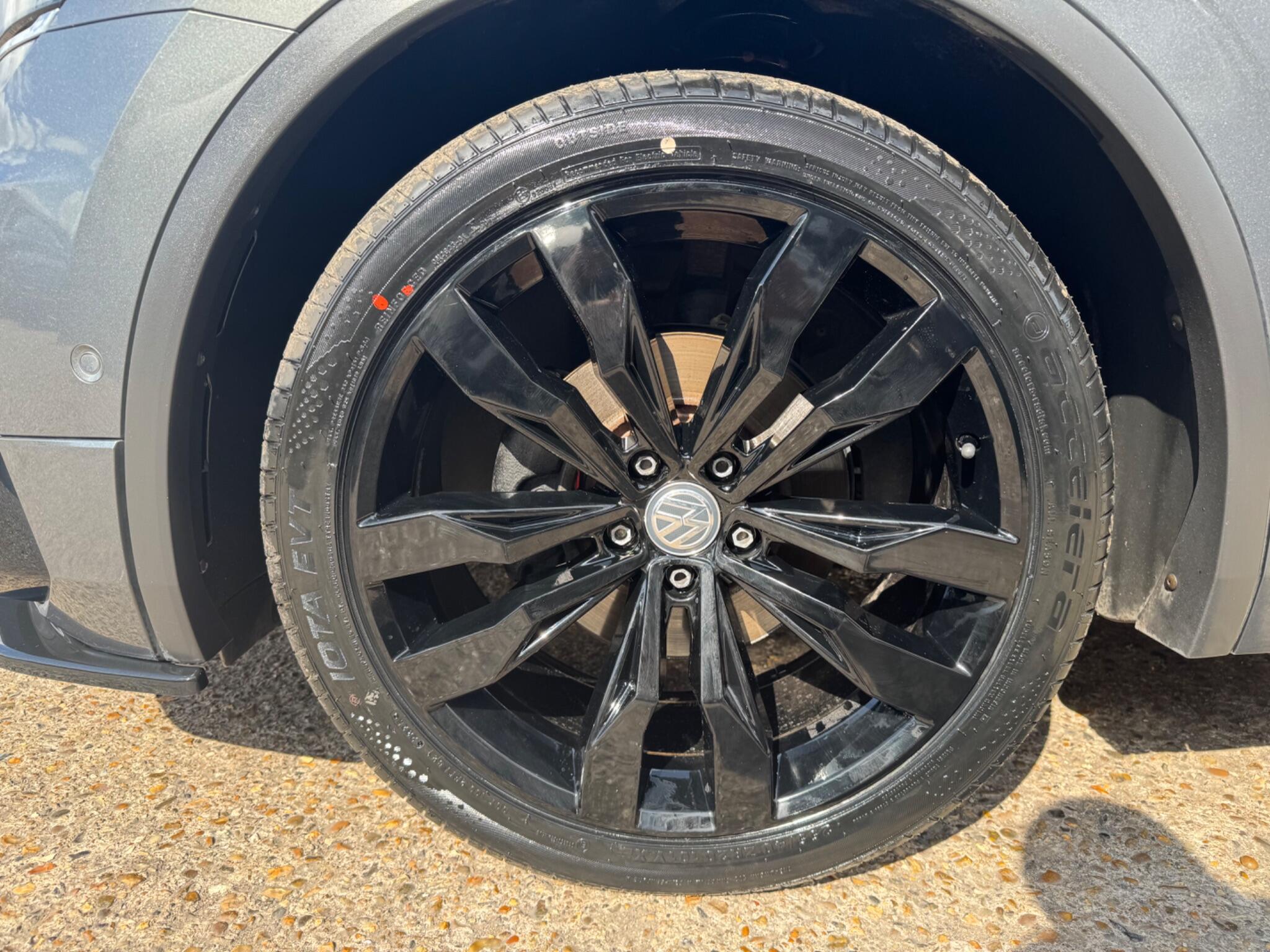 Volkswagen Tiguan view 40