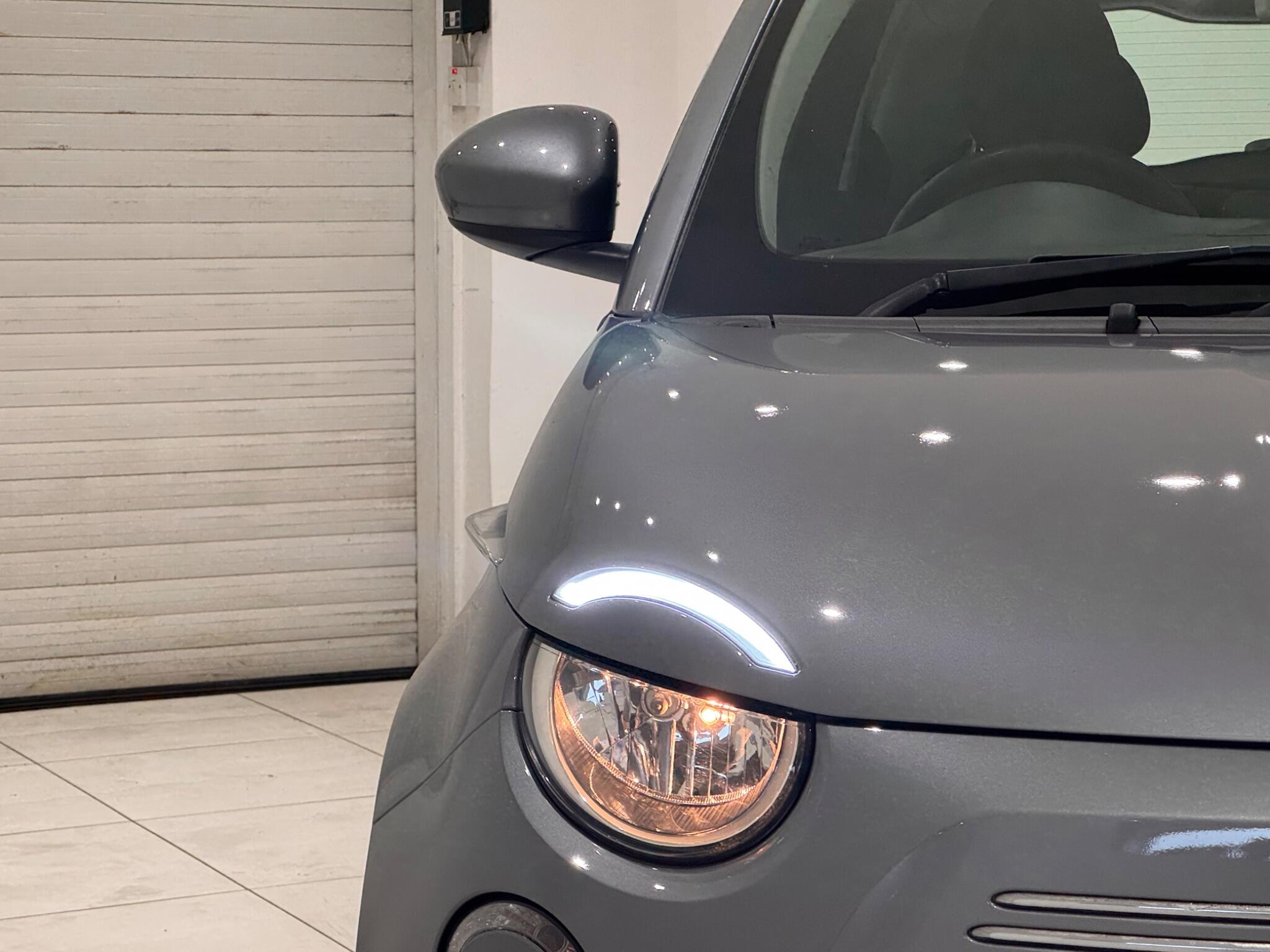 Fiat 500E view 19