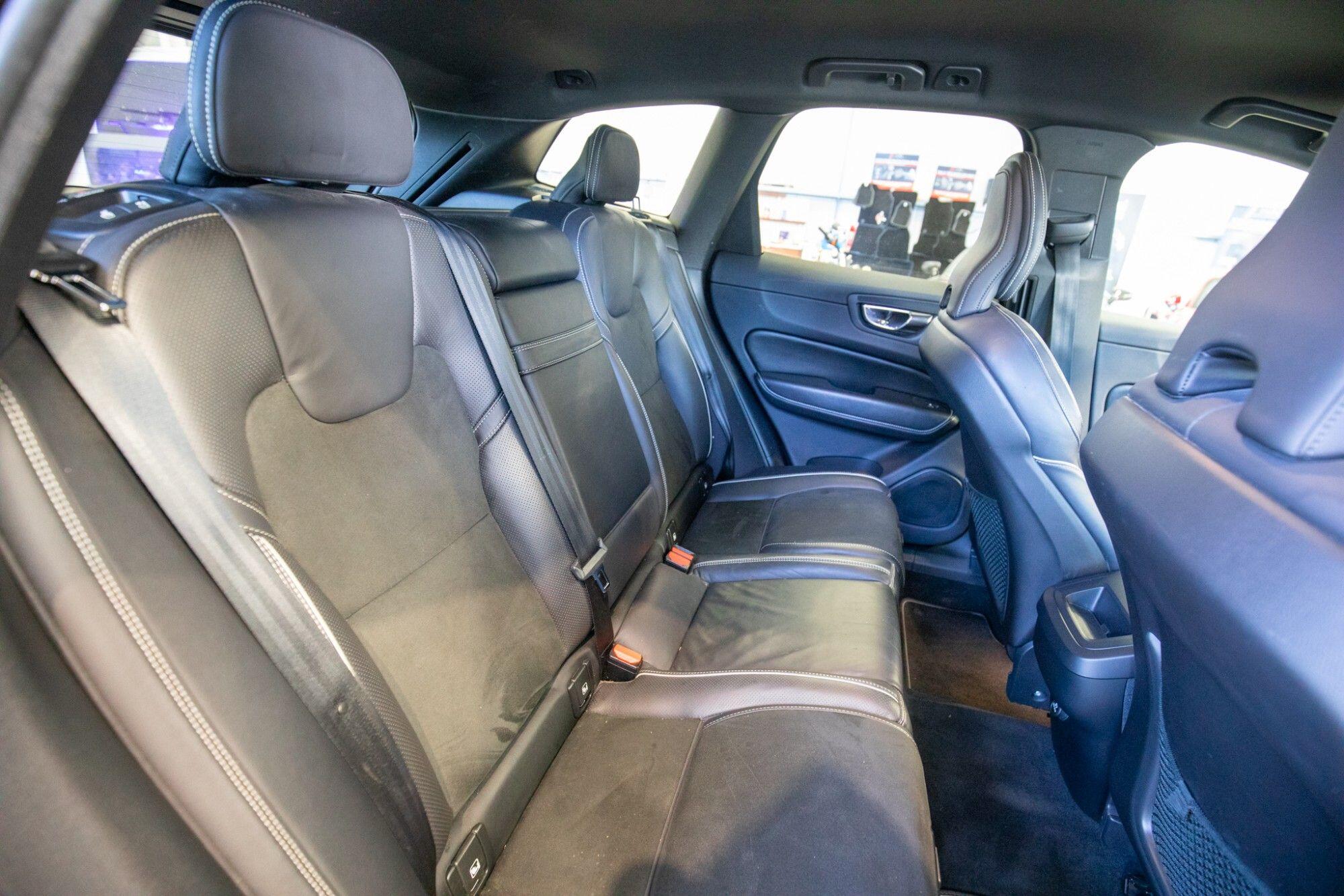 Volvo XC60 view 15