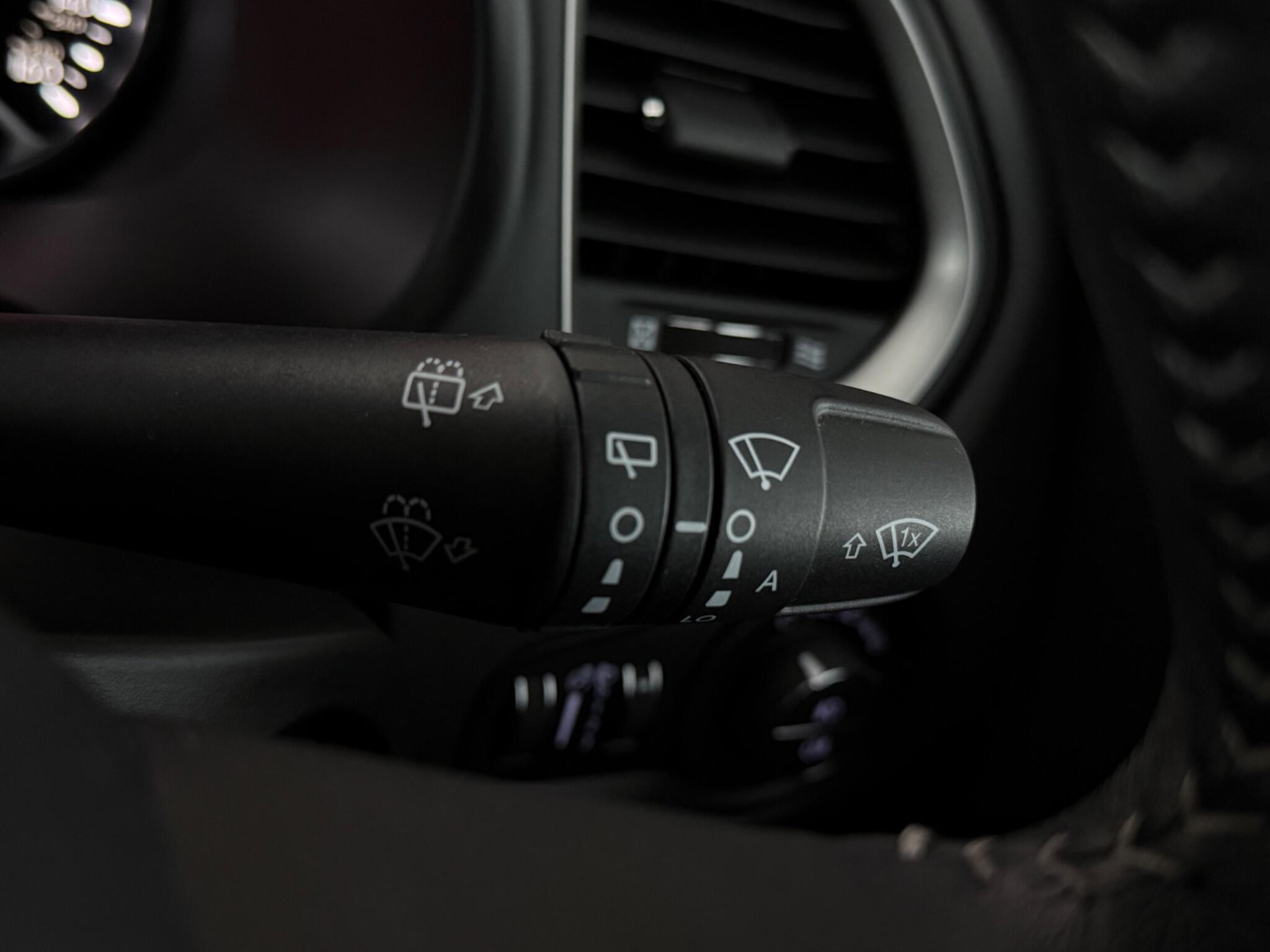 Jeep Renegade view 18