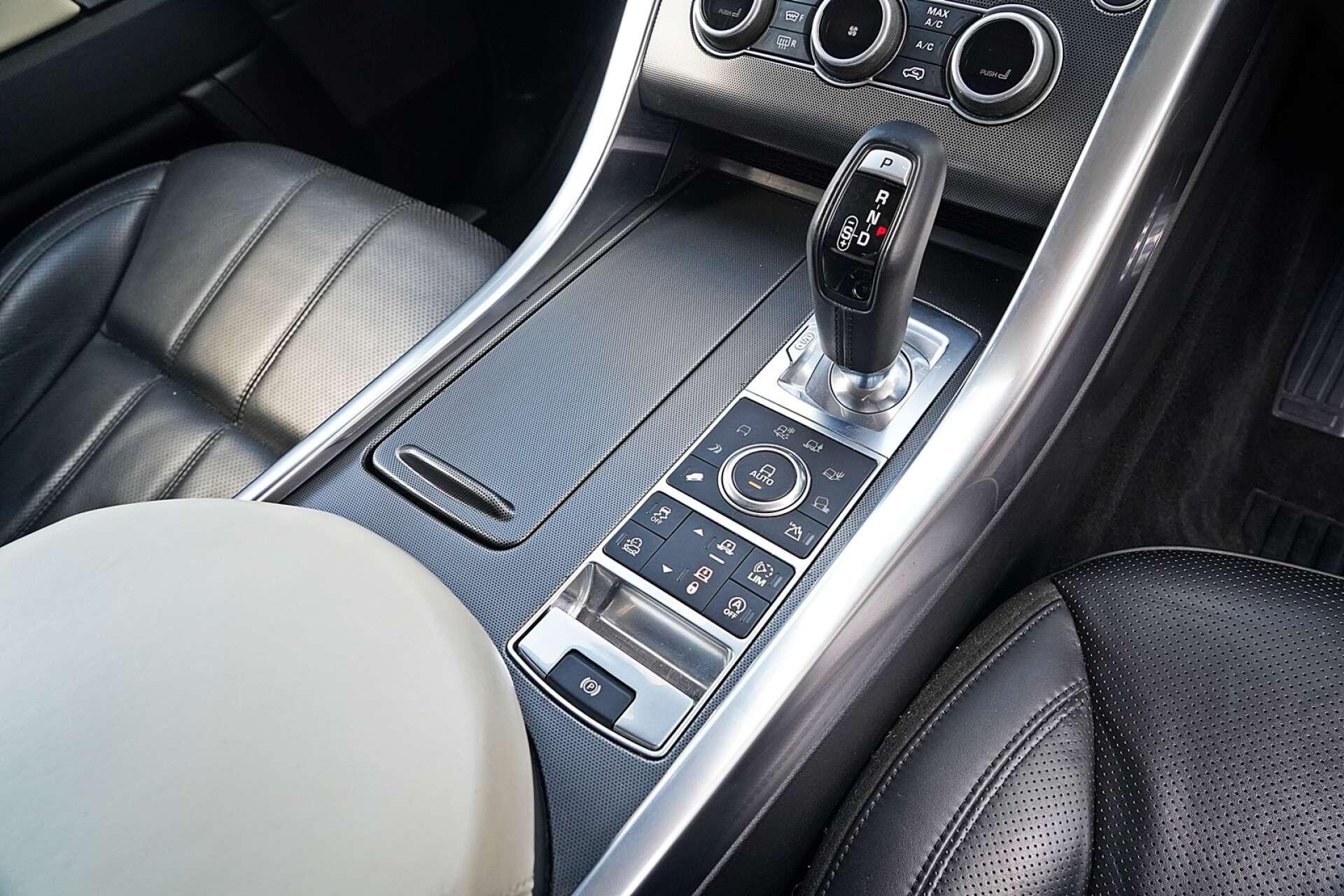Land Rover Range Rover Sport view 16