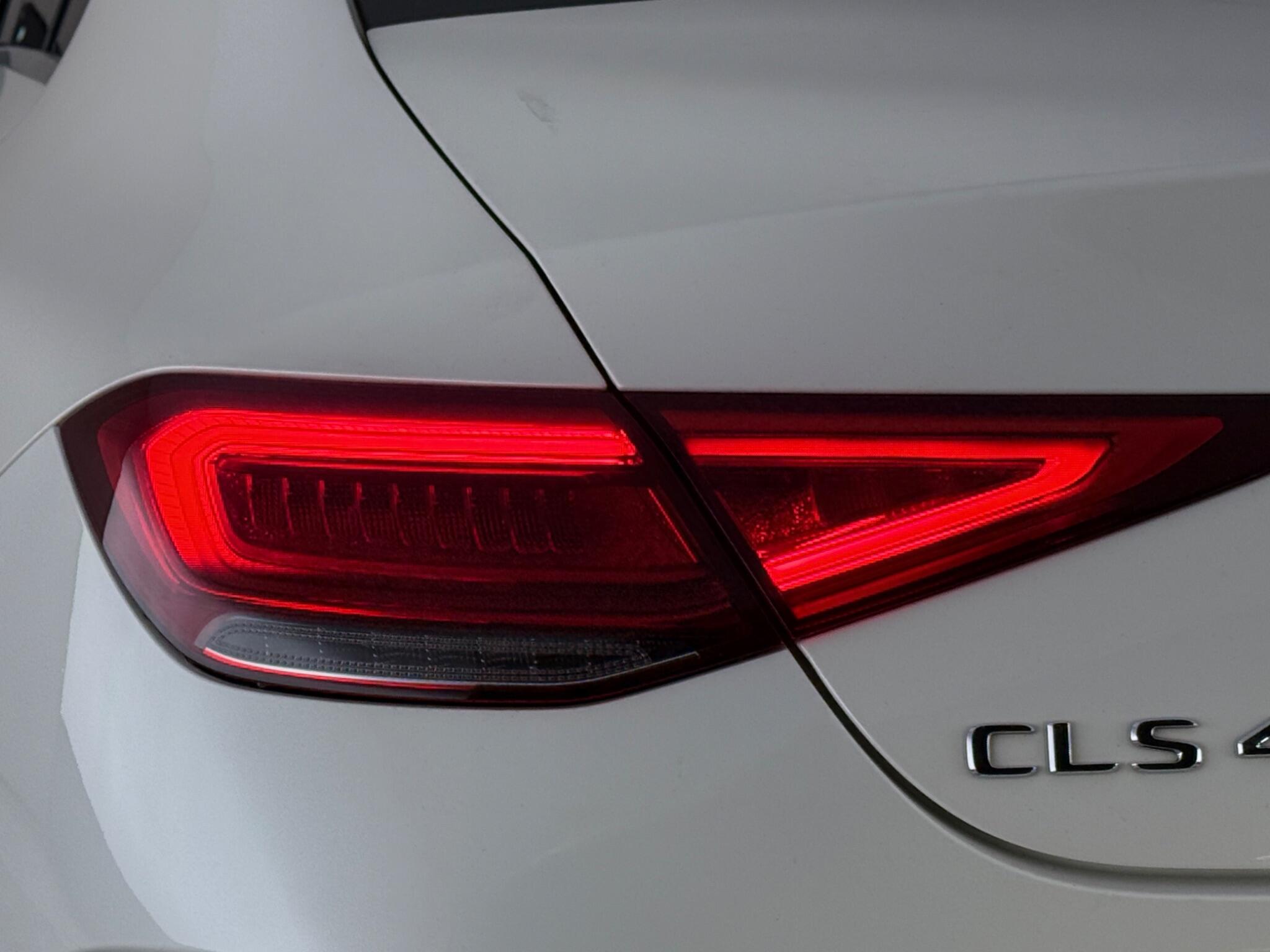Mercedes-Benz CLS view 12