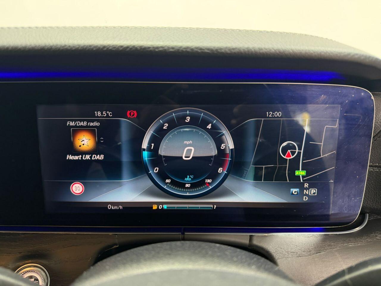 Mercedes-Benz E-Class view 28