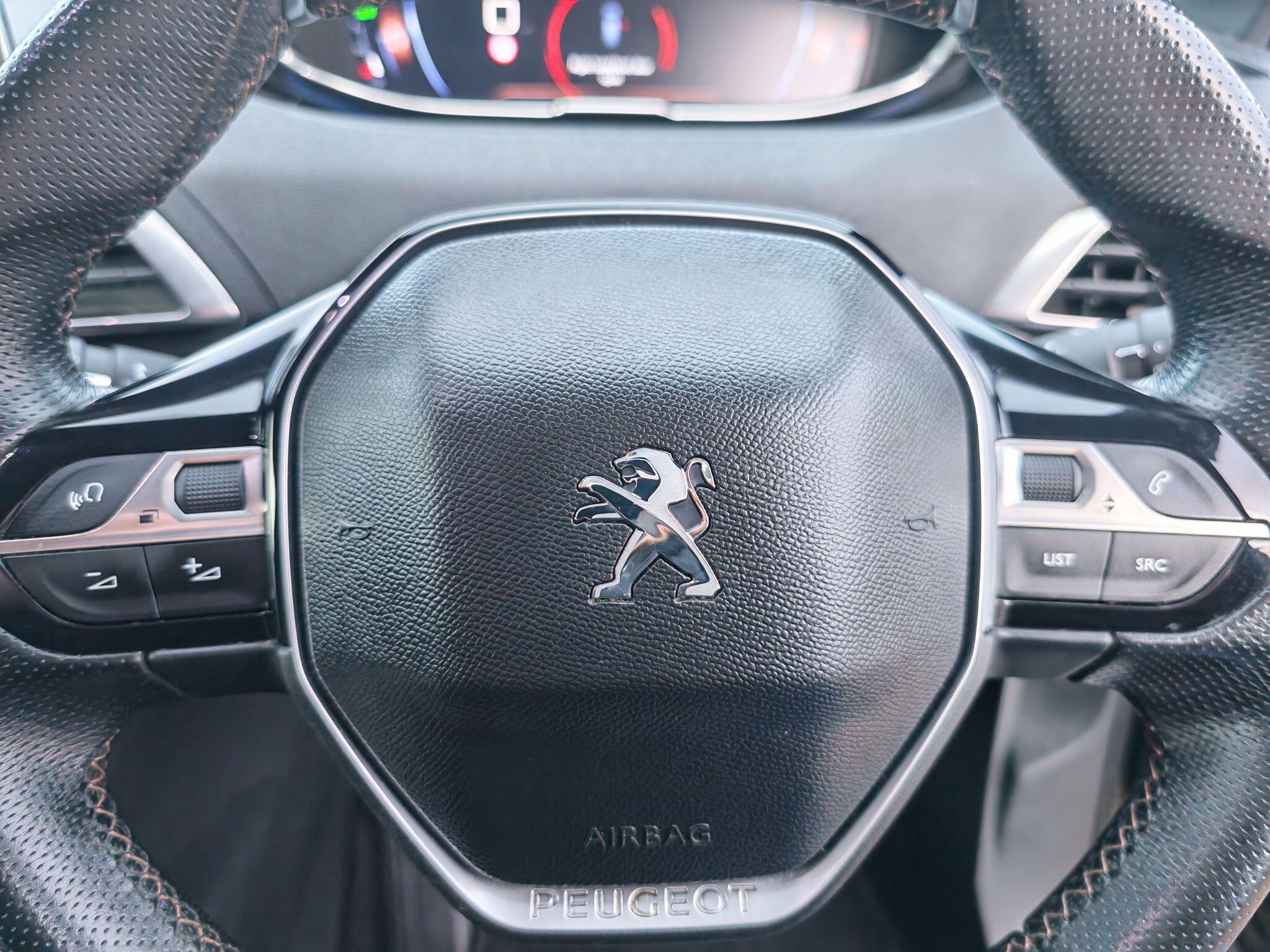 Peugeot 3008 view 12
