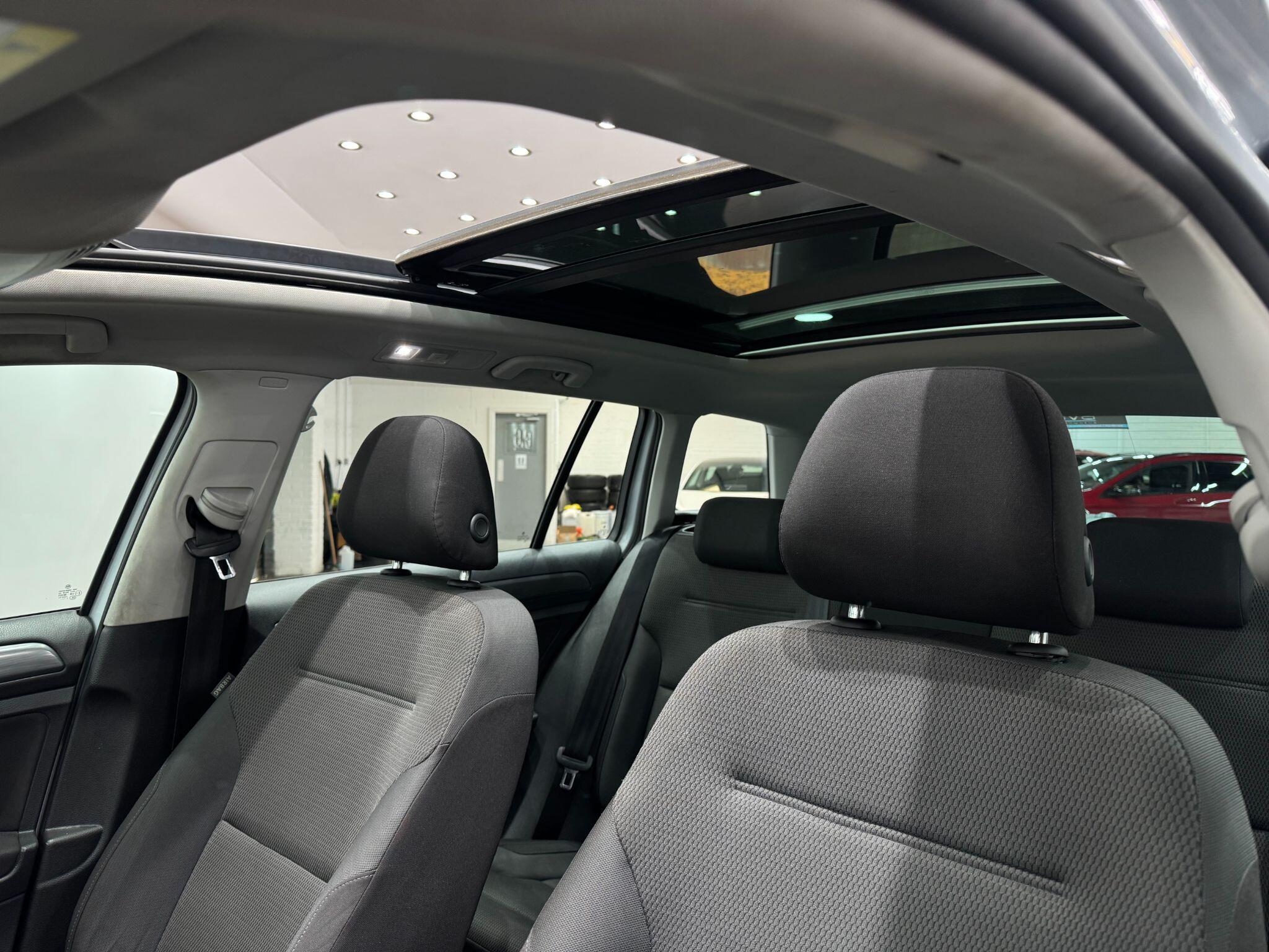 Volkswagen Golf view 54