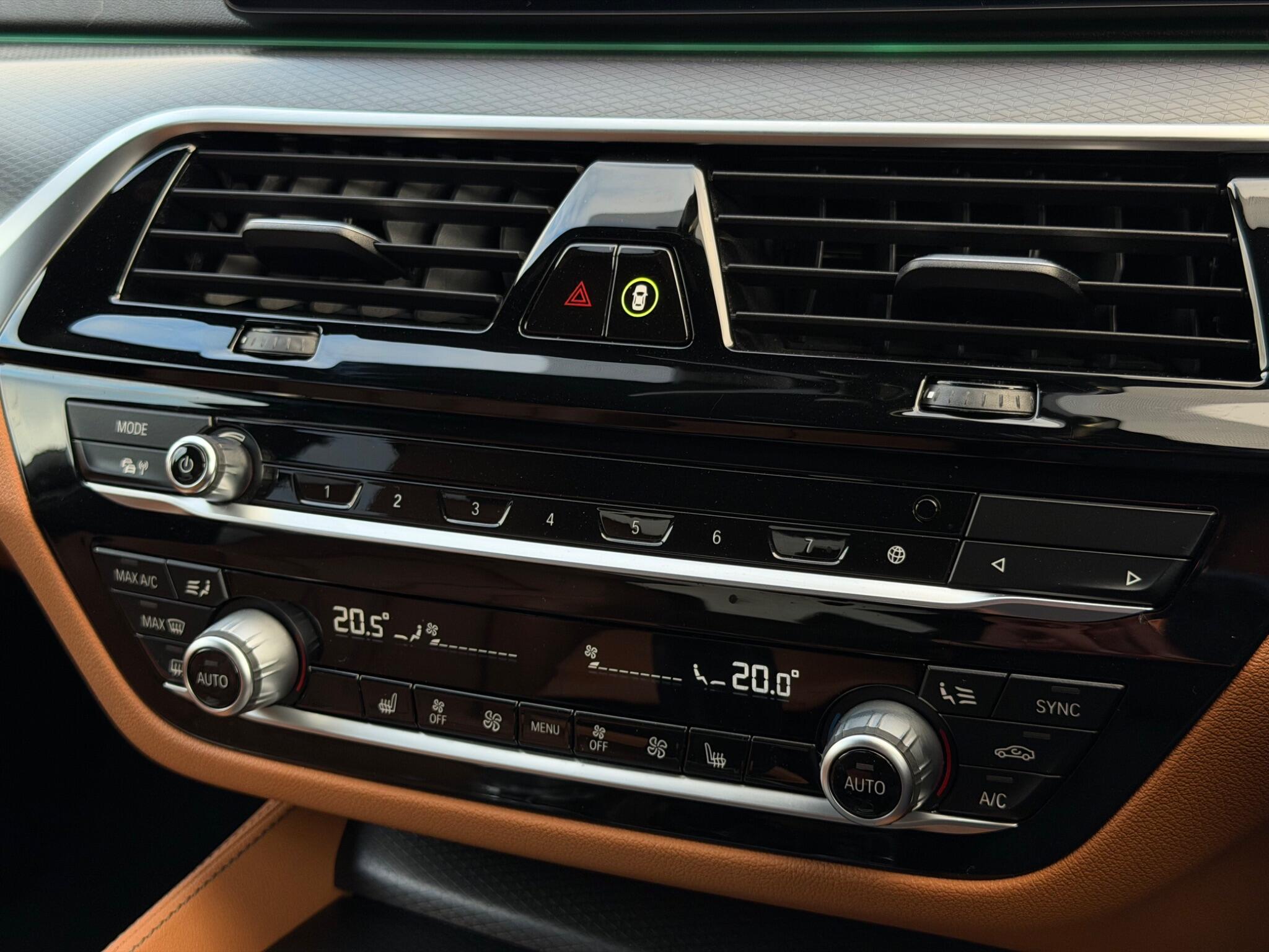 BMW 5 Series view 36