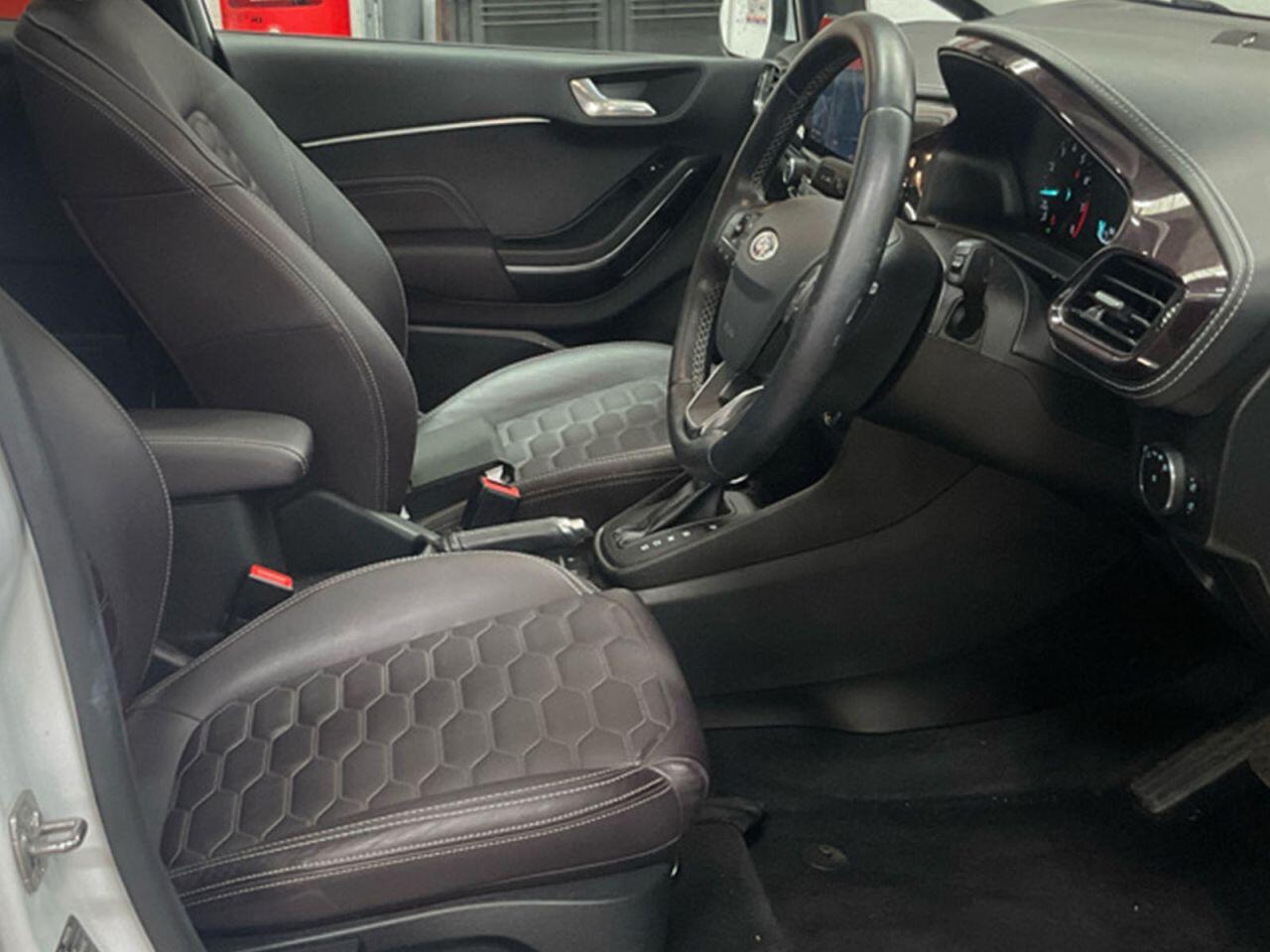Ford Fiesta view 9