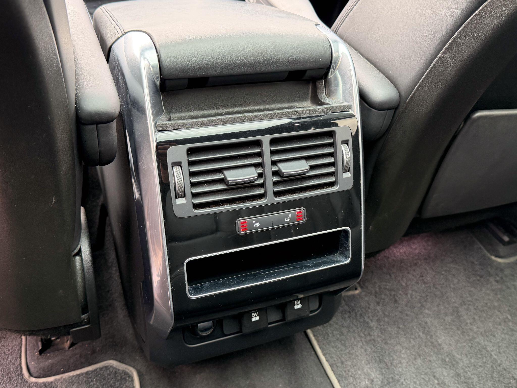 Land Rover Range Rover Sport view 16