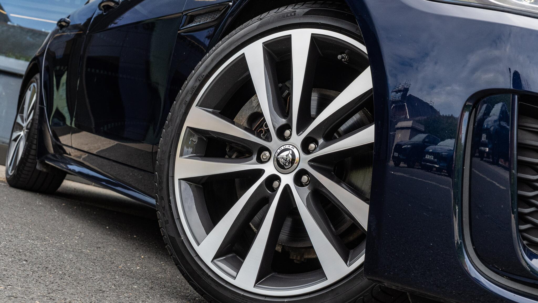 Jaguar Xe view 28