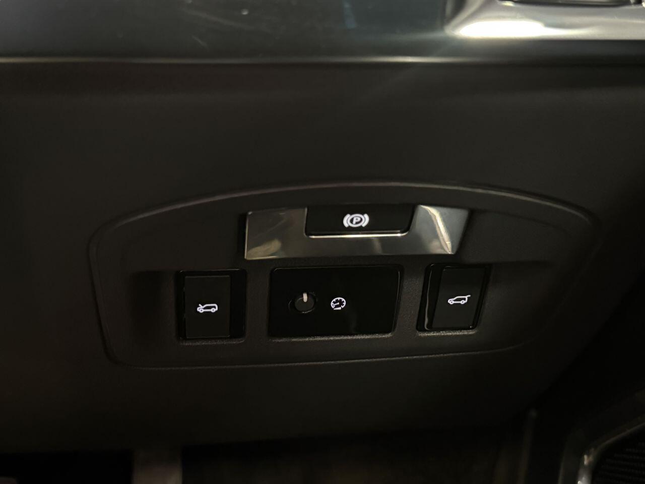 Jaguar I-Pace view 43