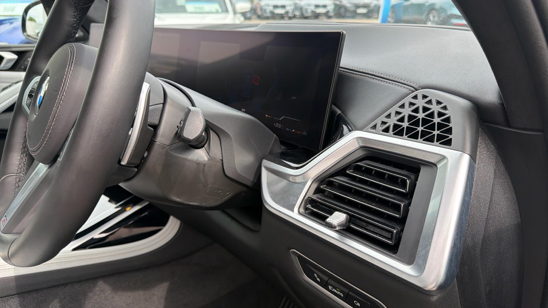 BMW X7 view 63