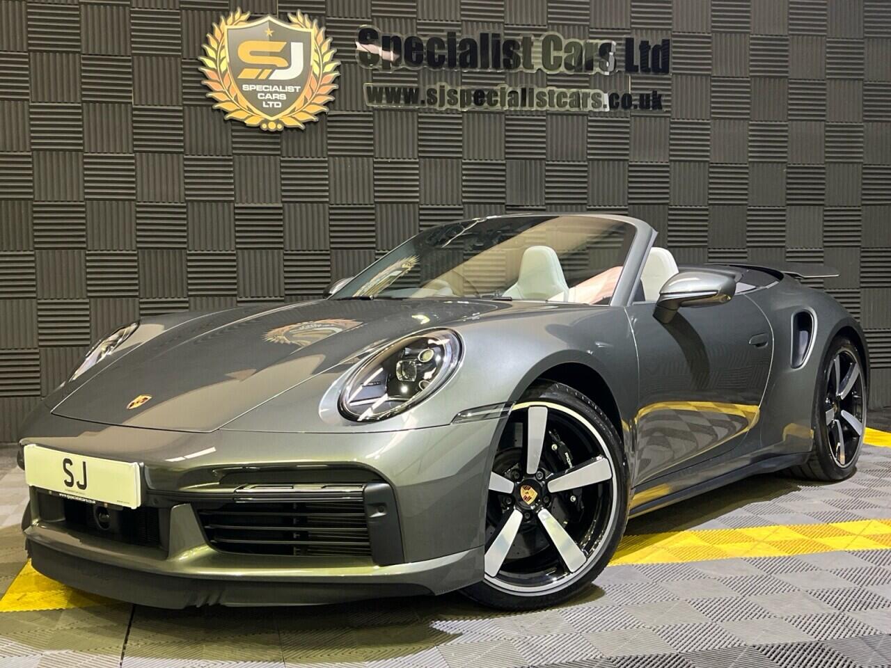 Porsche 911 view 3