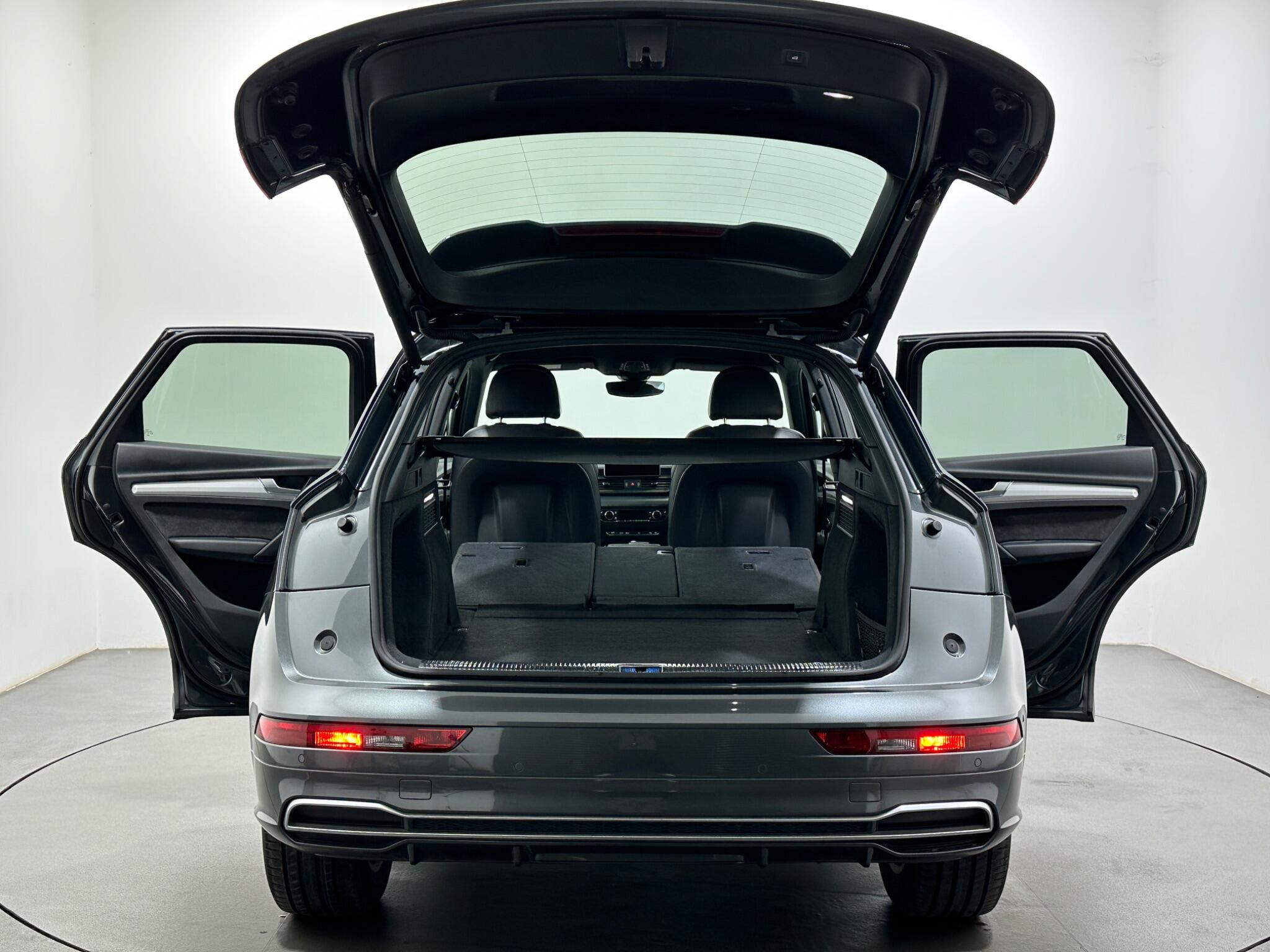 Audi Q5 view 44