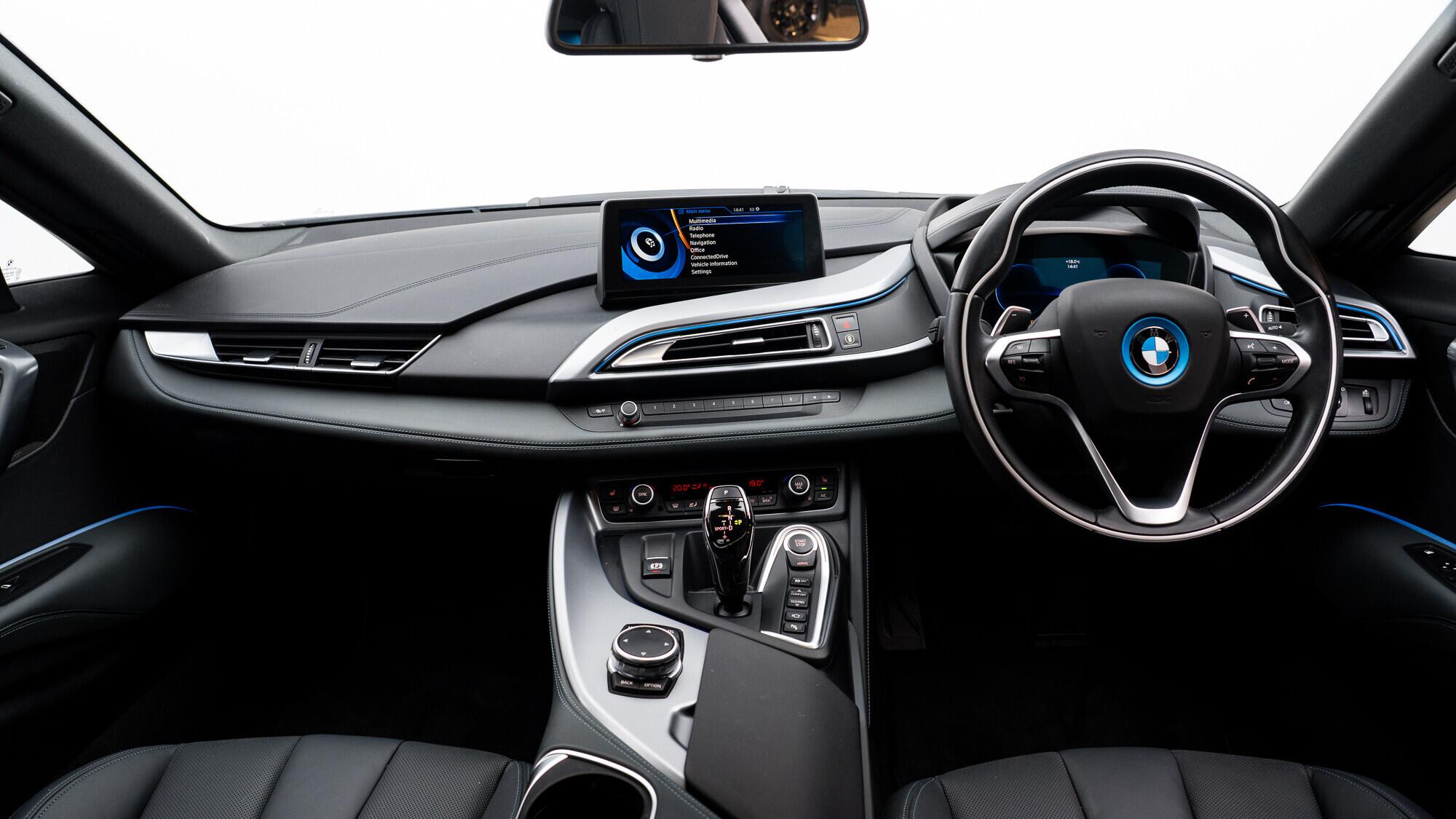 BMW I8 view 5
