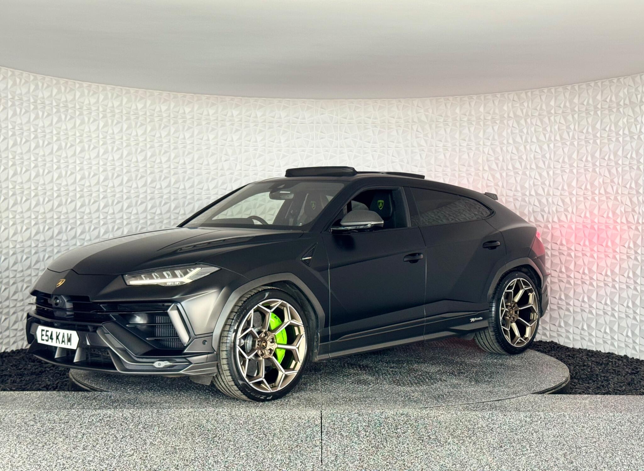 Lamborghini Urus view 19