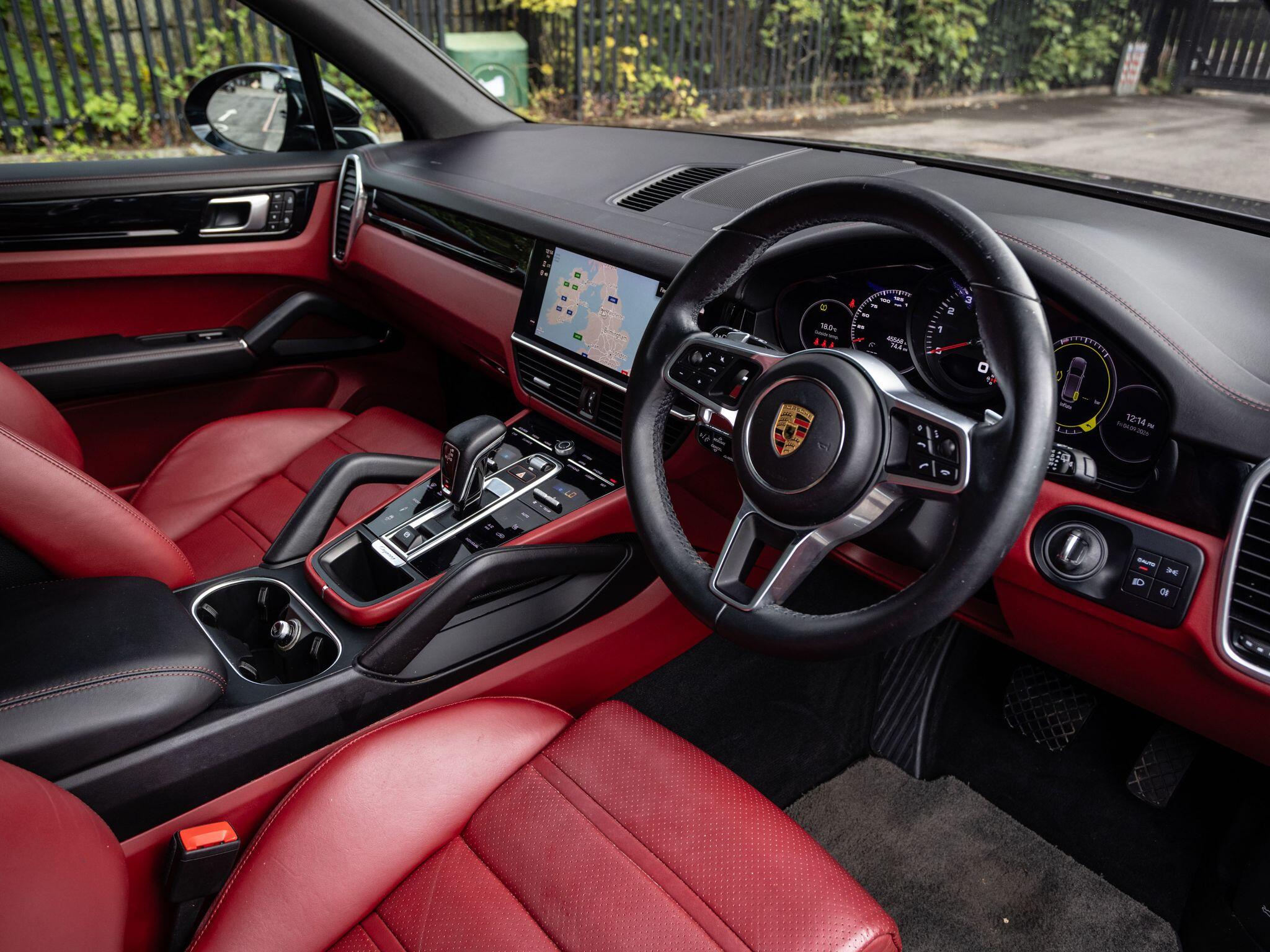 Porsche Cayenne view 10