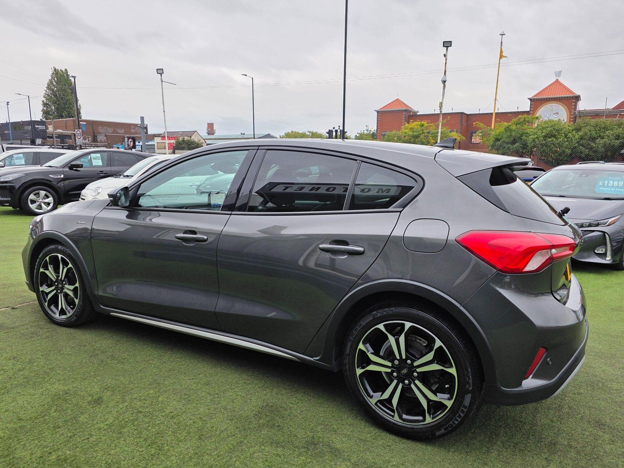 Ford Focus view 34