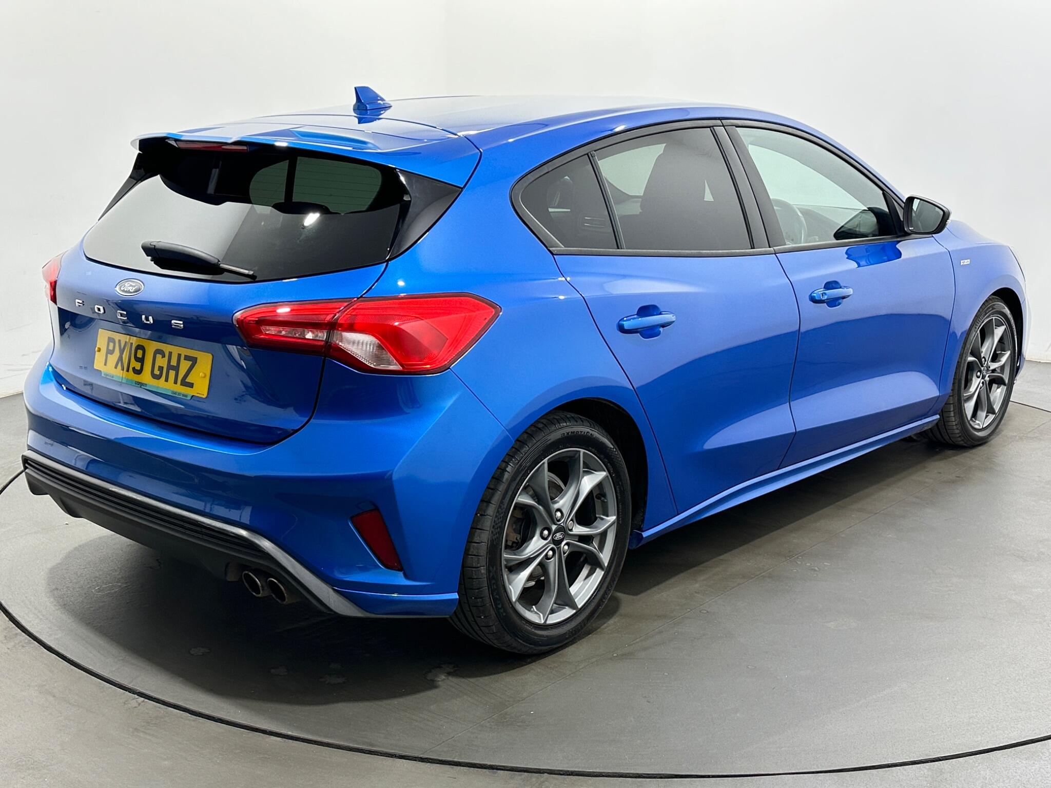 Ford Focus view 49