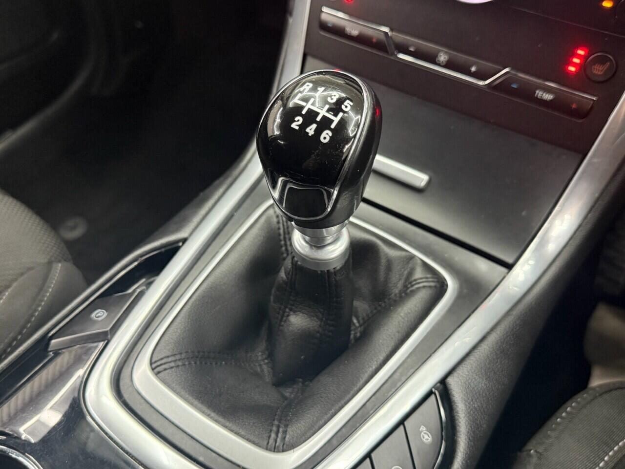 Ford S-Max view 22