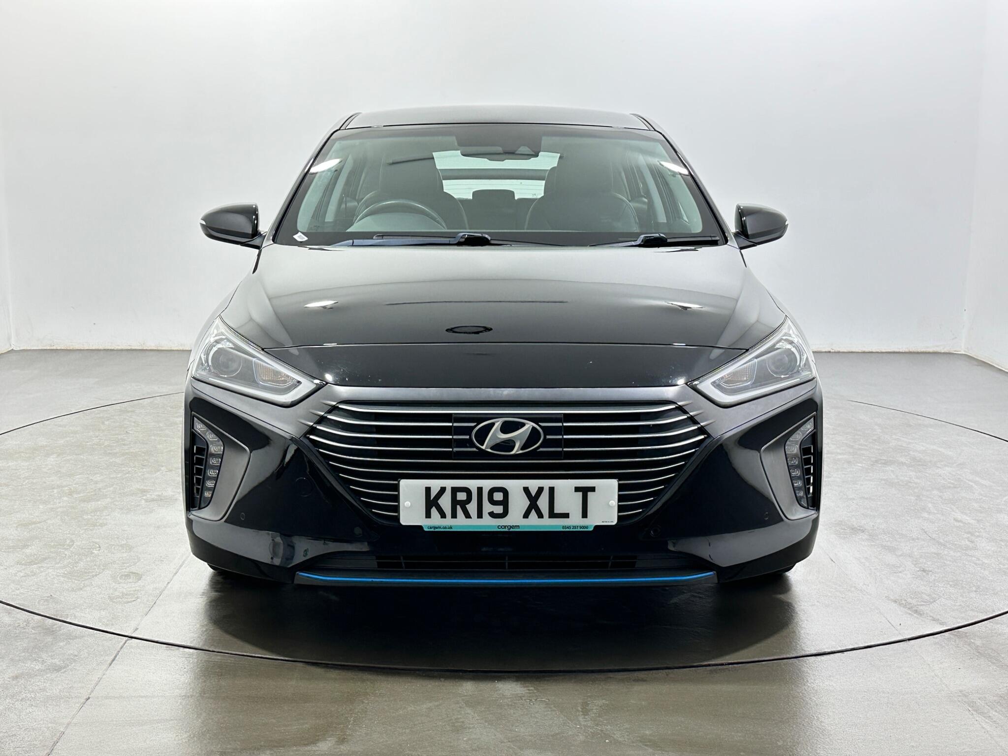 Hyundai IONIQ view 3