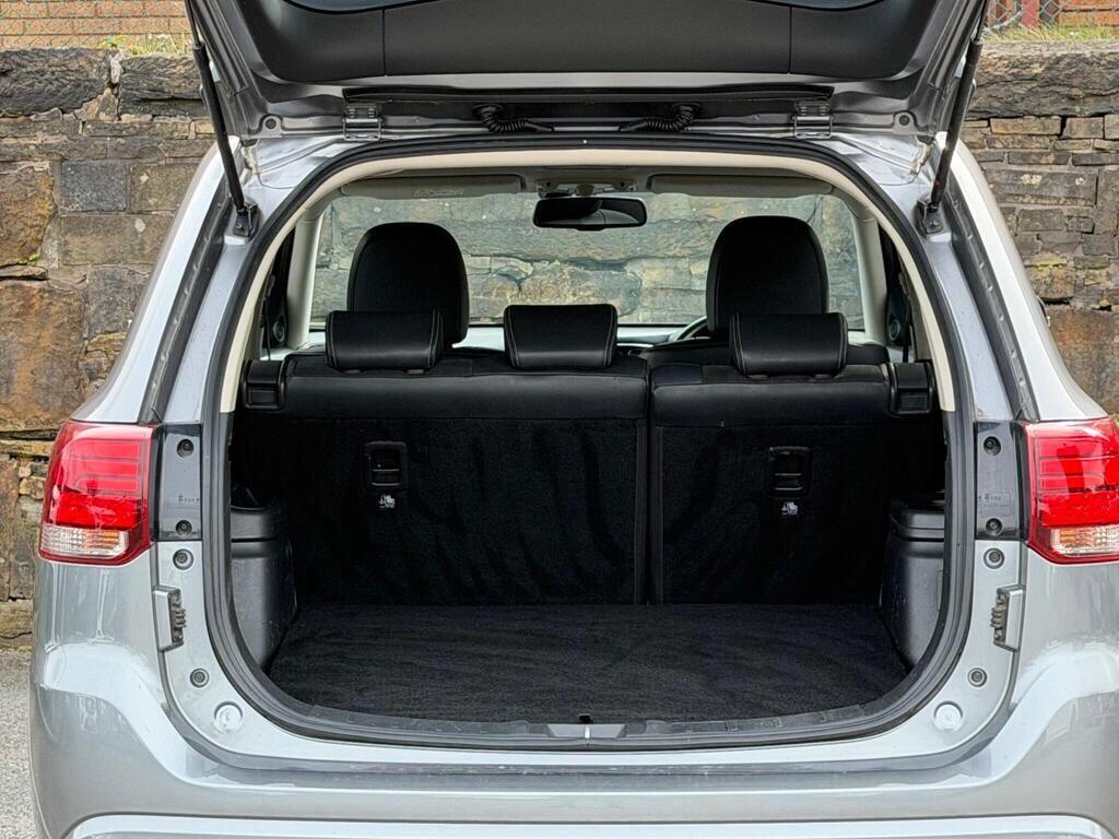 Mitsubishi Outlander view 20