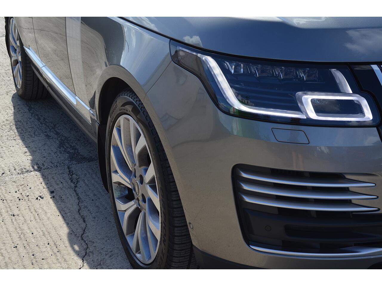 Land Rover Range Rover view 32