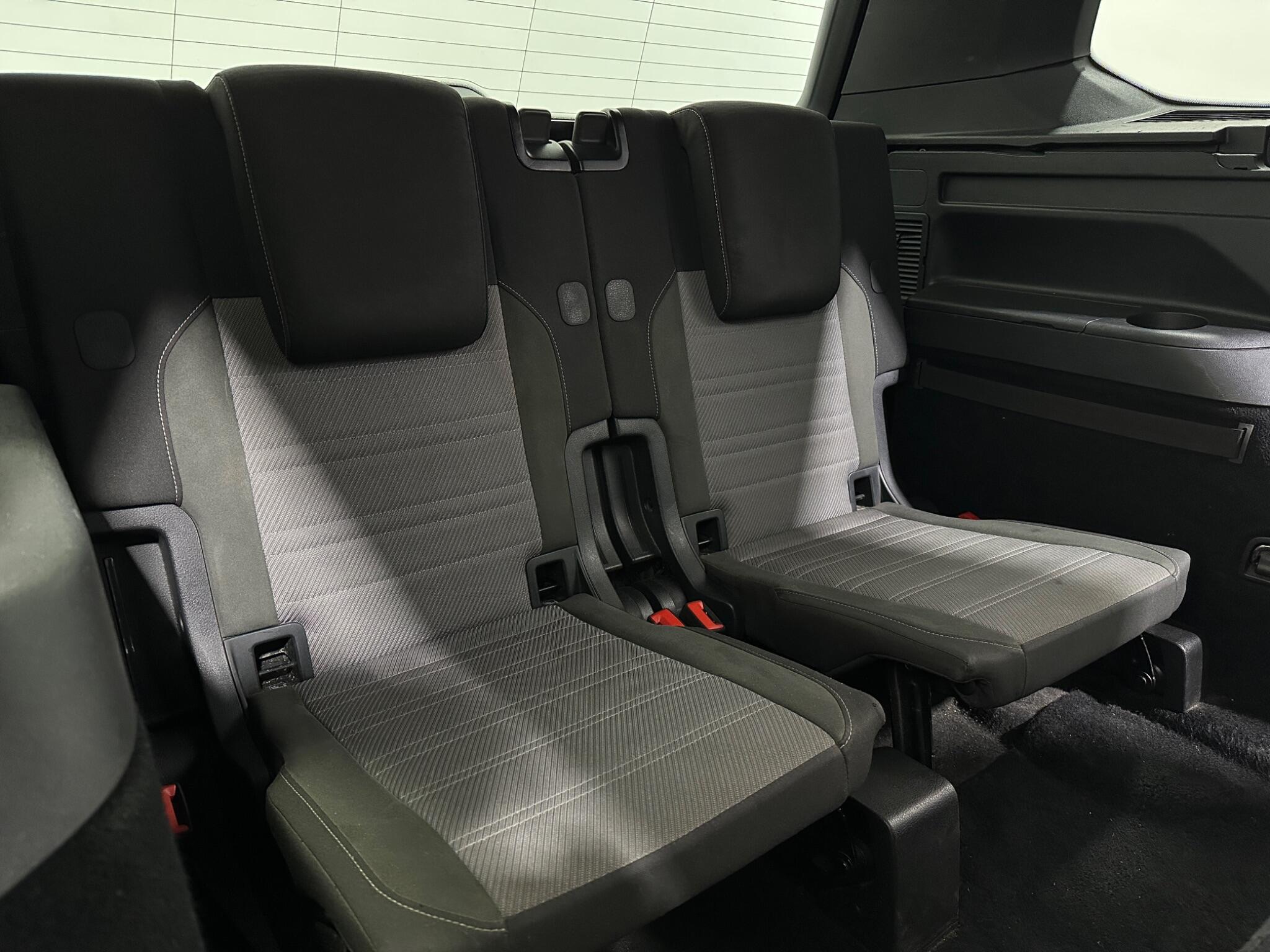 Volkswagen Touran view 44