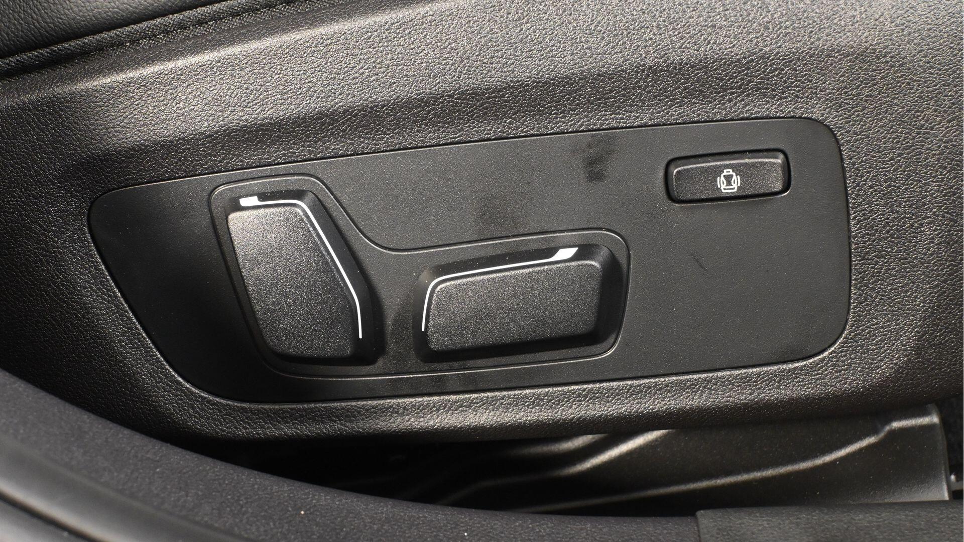 BMW 3 Series view 25