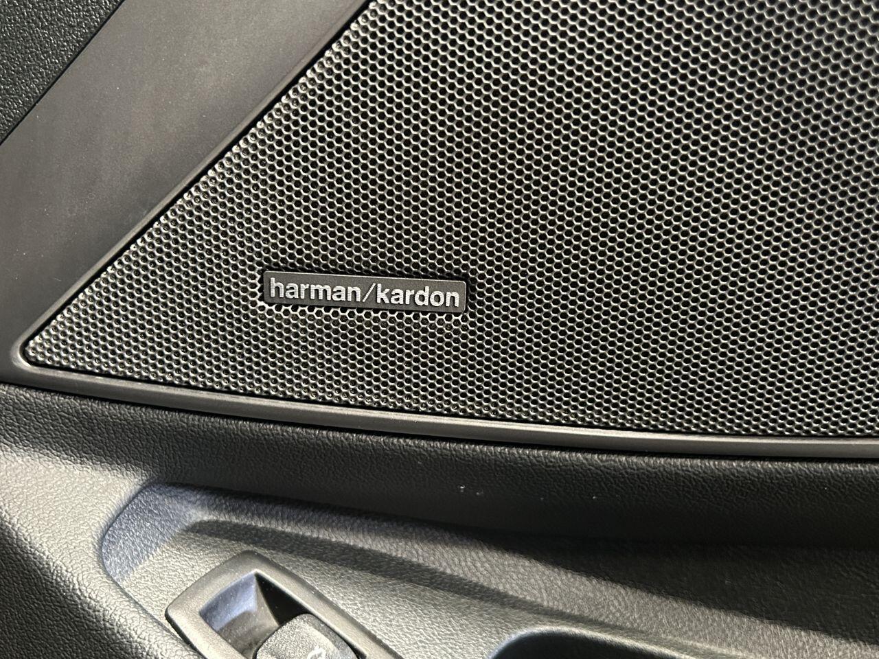 BMW 3 Series view 25