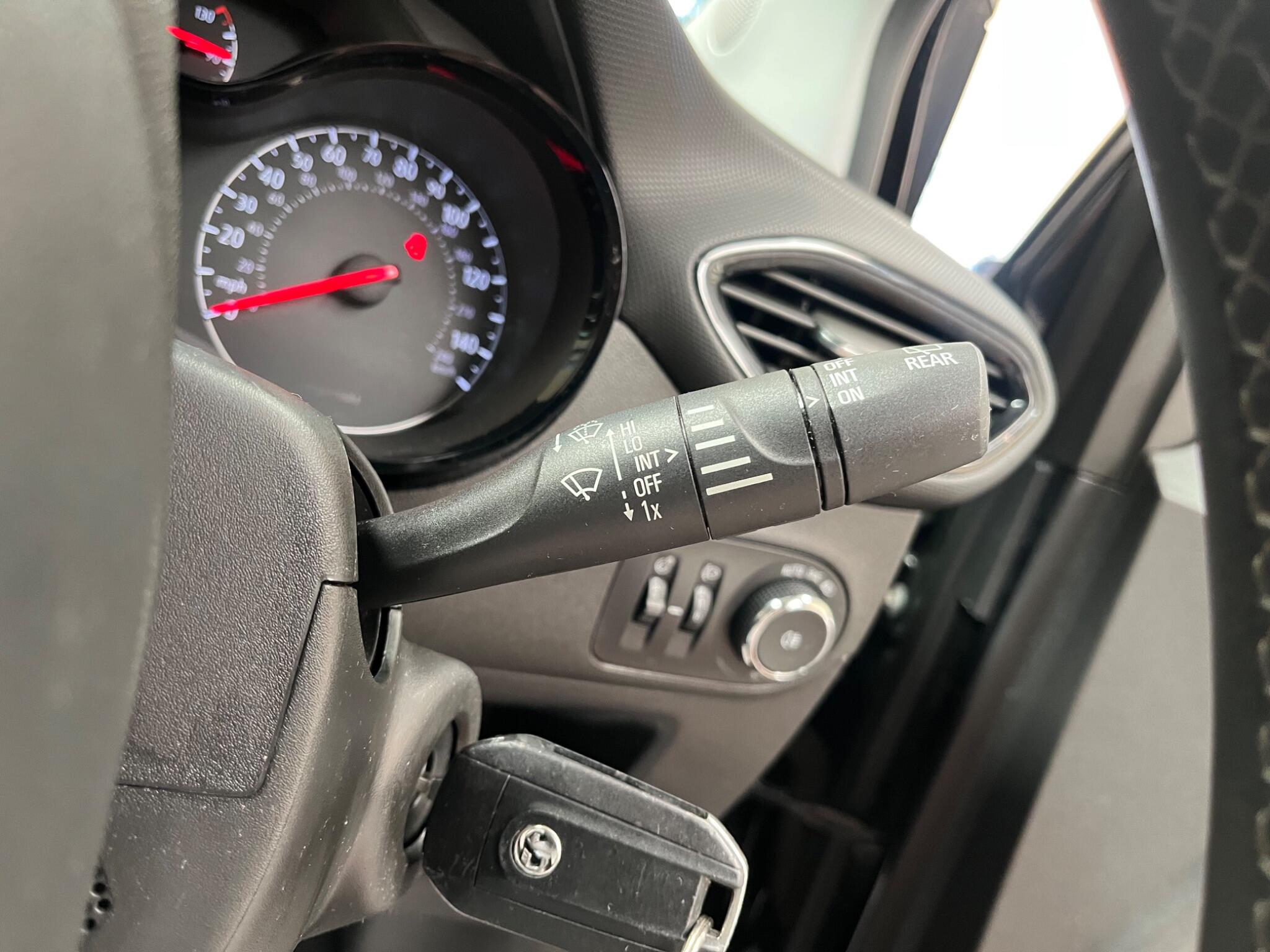 Vauxhall Crossland X view 28