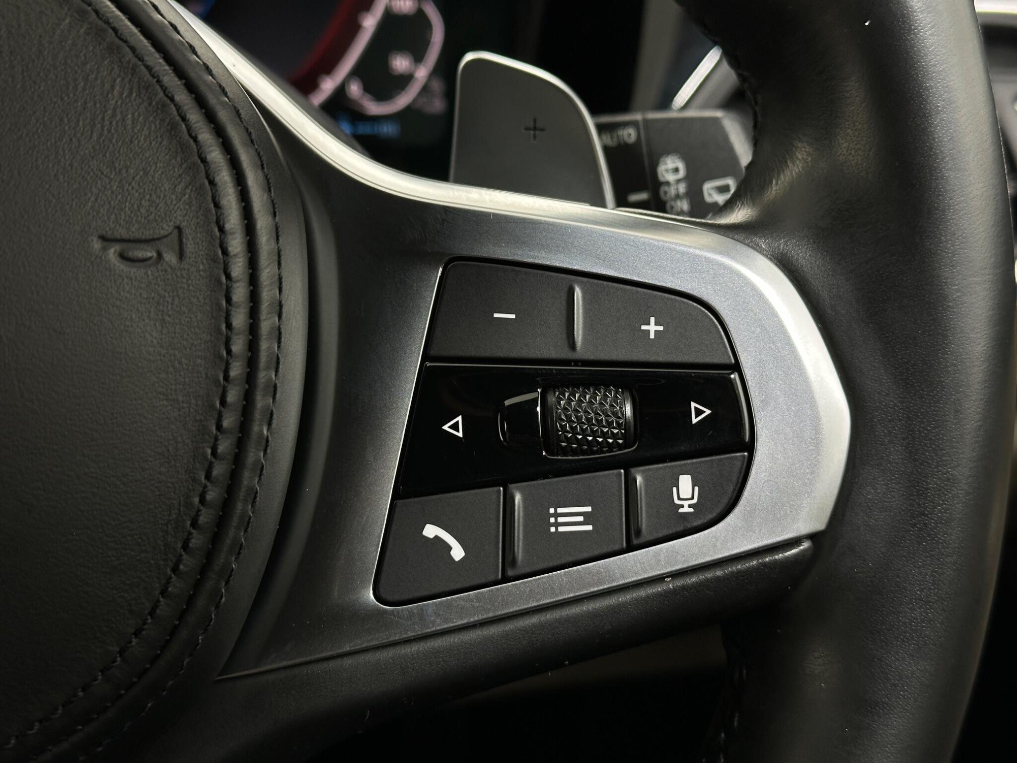 BMW 3 Series view 16
