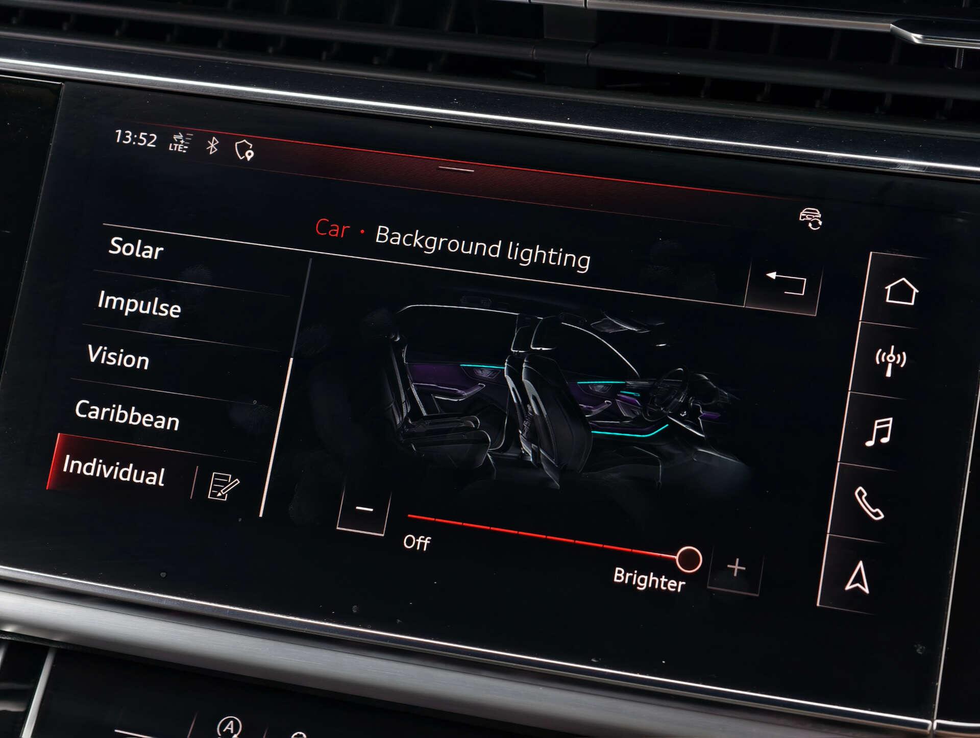 Audi Q8 view 65