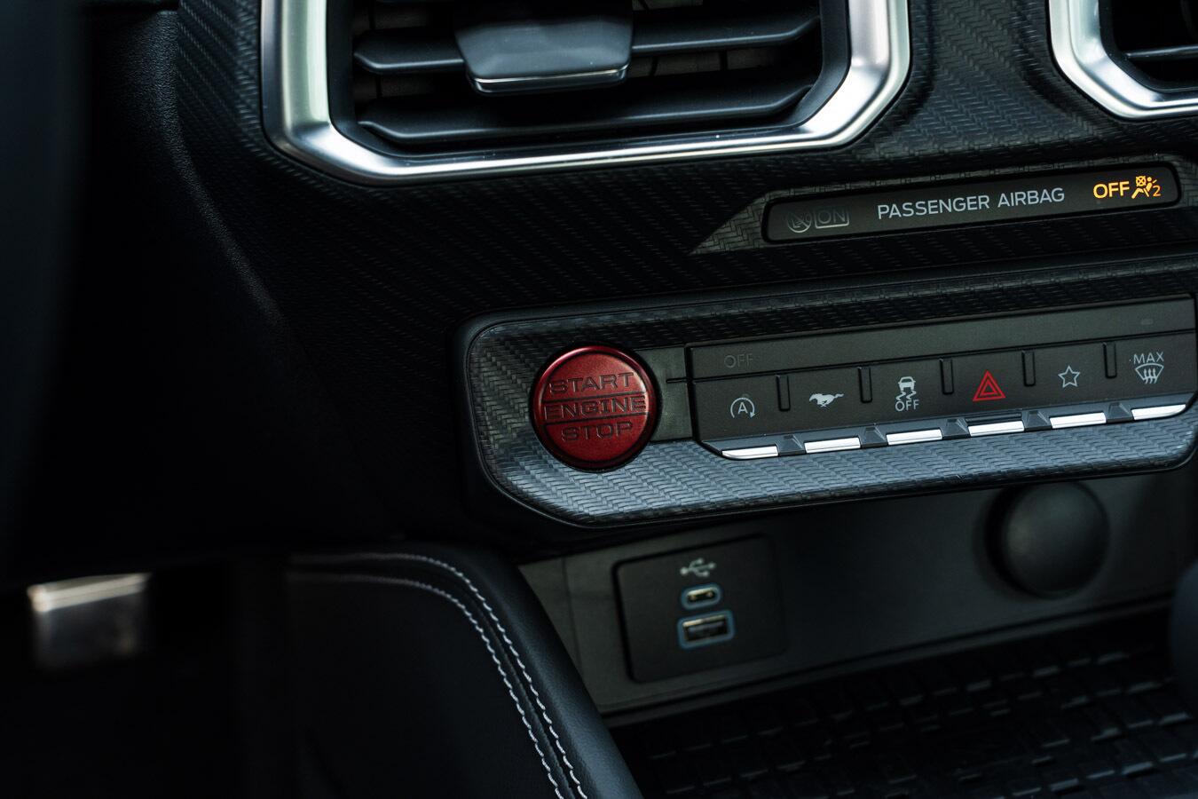 Ford Mustang view 47