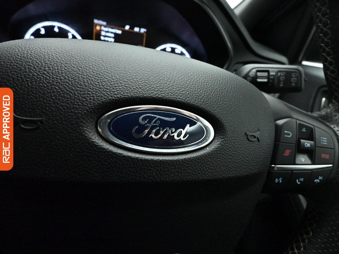 Ford Focus view 24