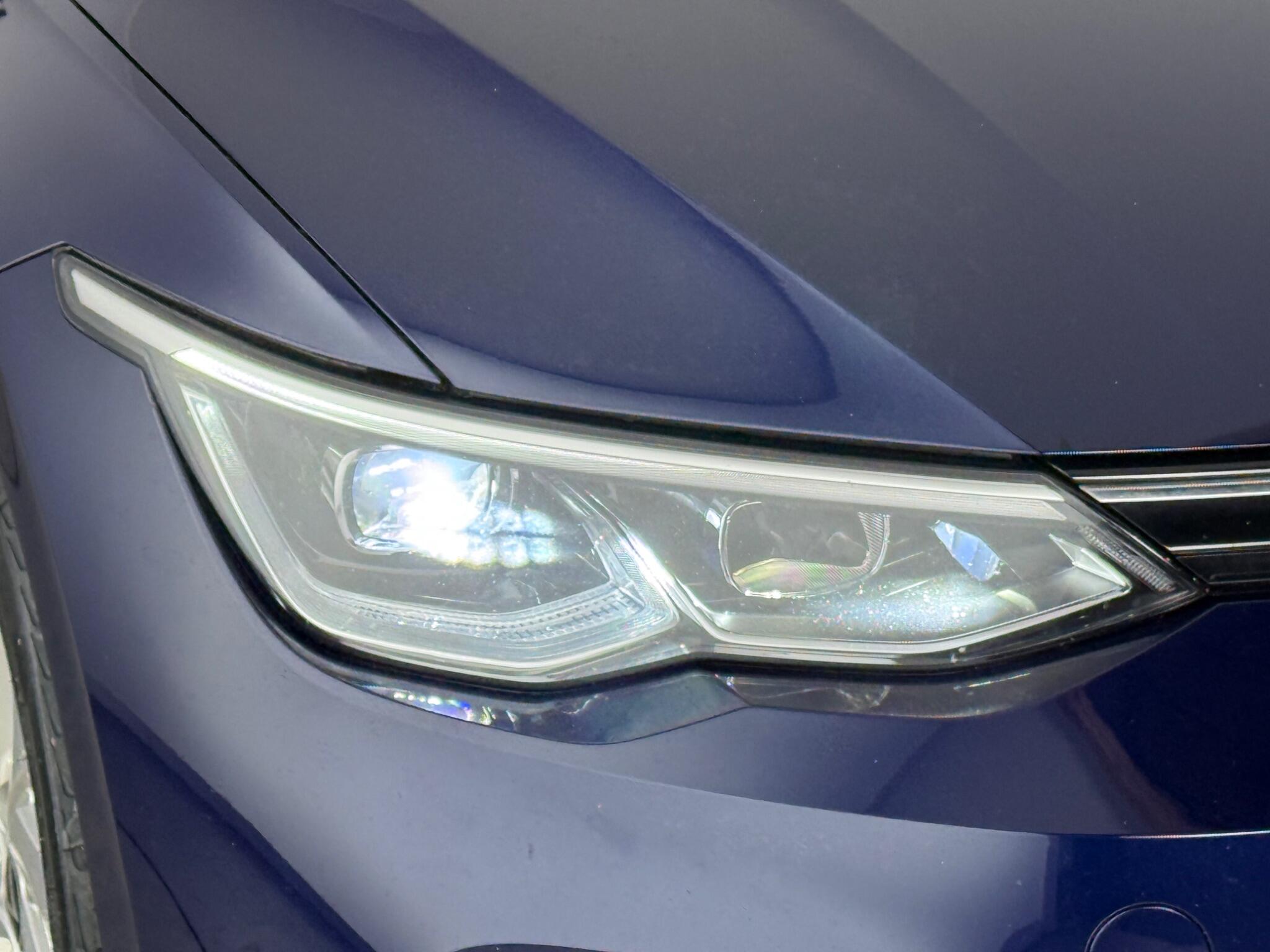 Volkswagen Golf view 4
