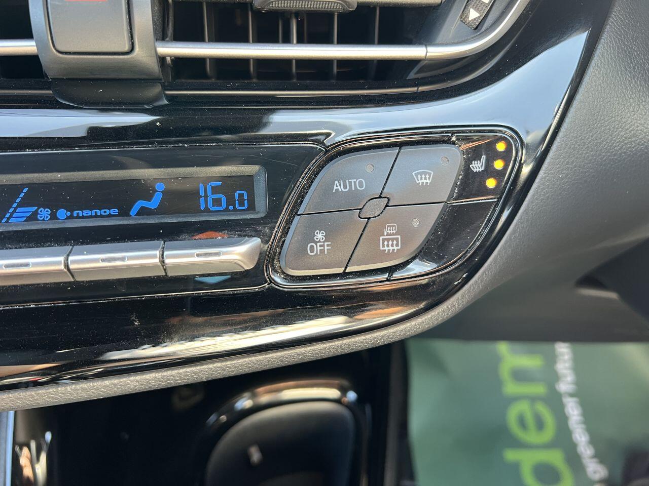 Toyota C-HR view 37