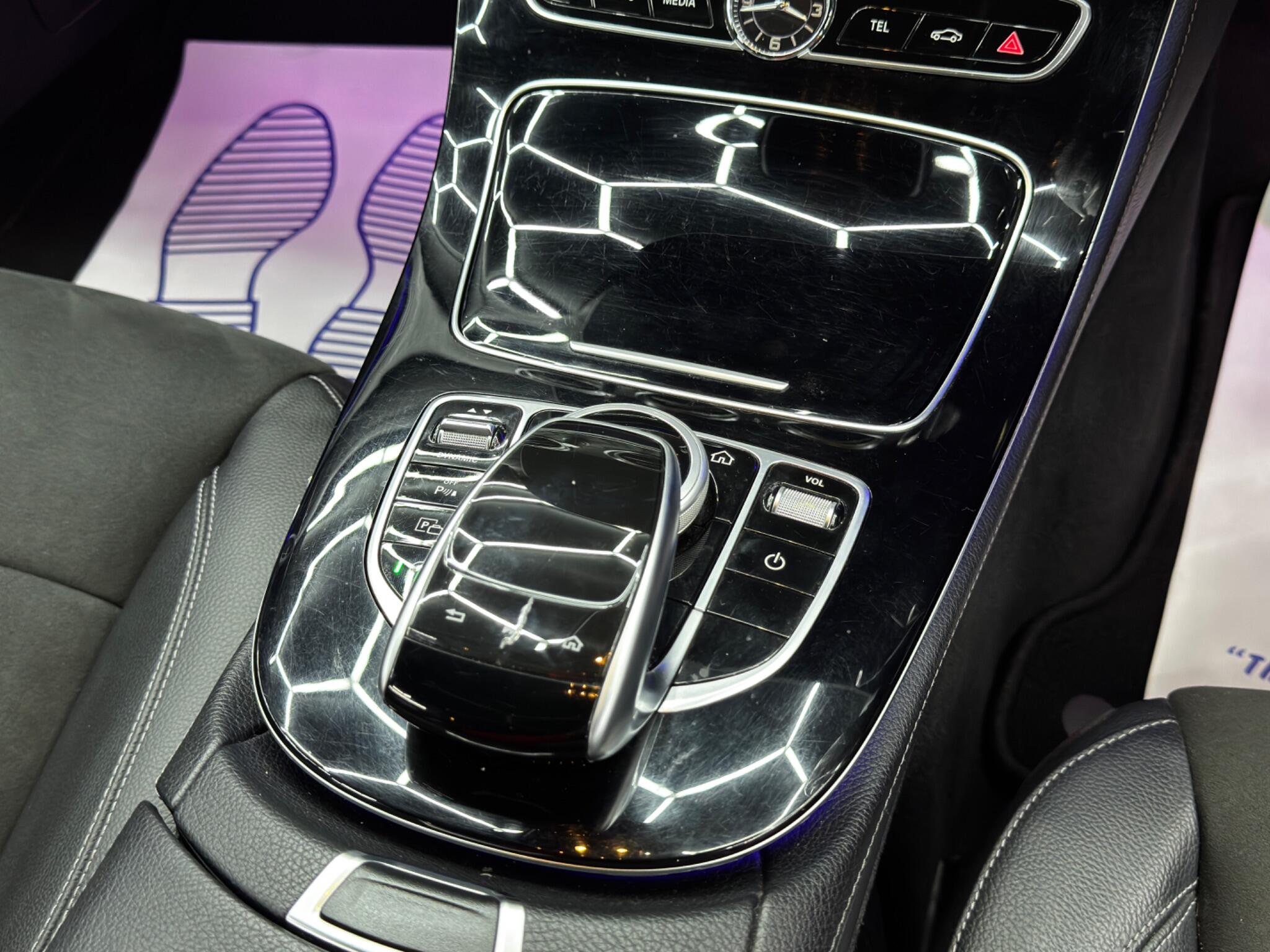 Mercedes-Benz E-Class view 26