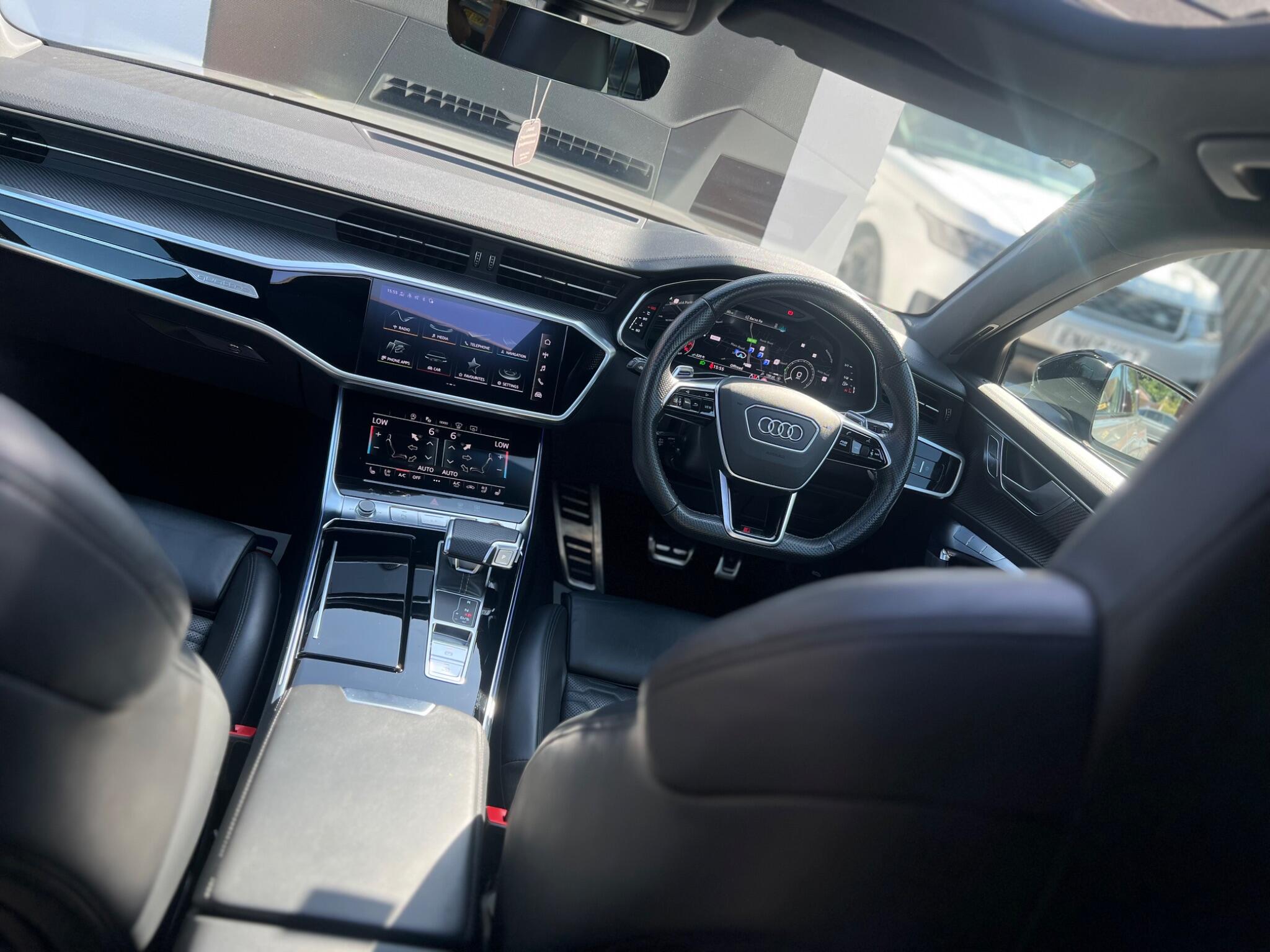 Audi RS6 view 35