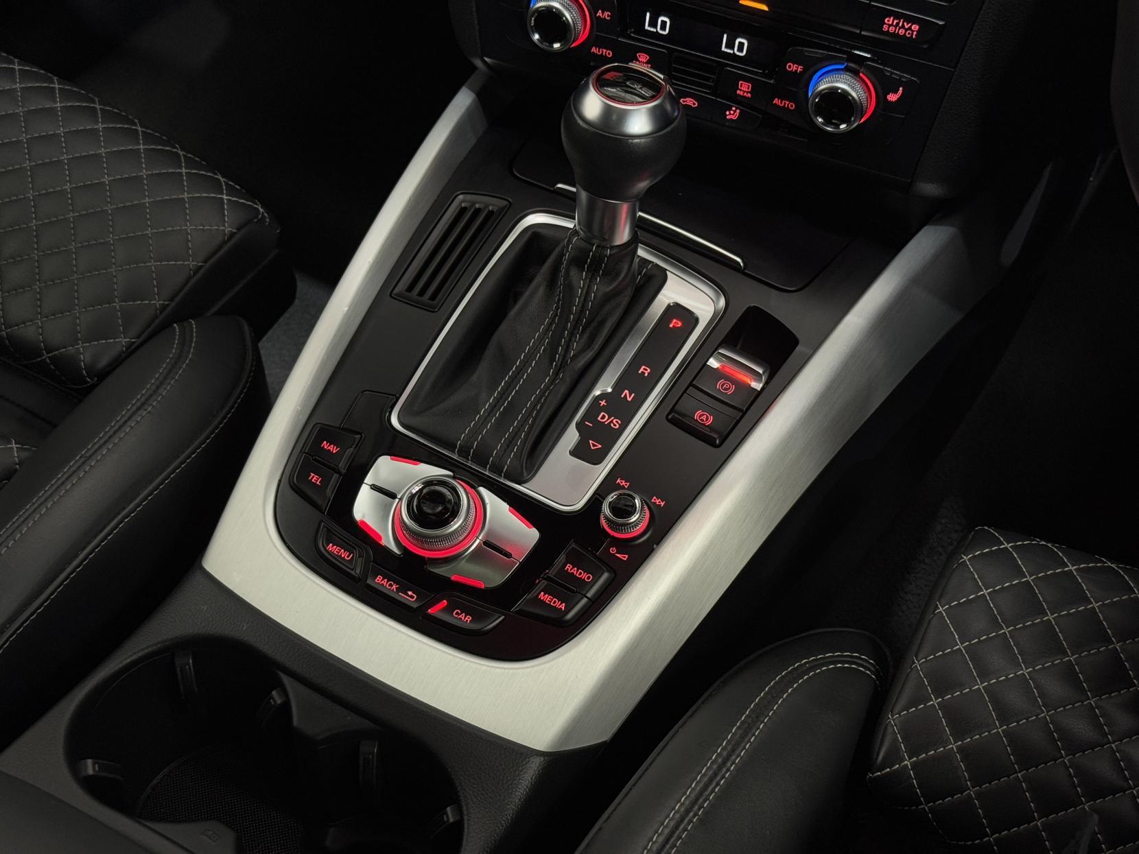 Audi SQ5 view 33
