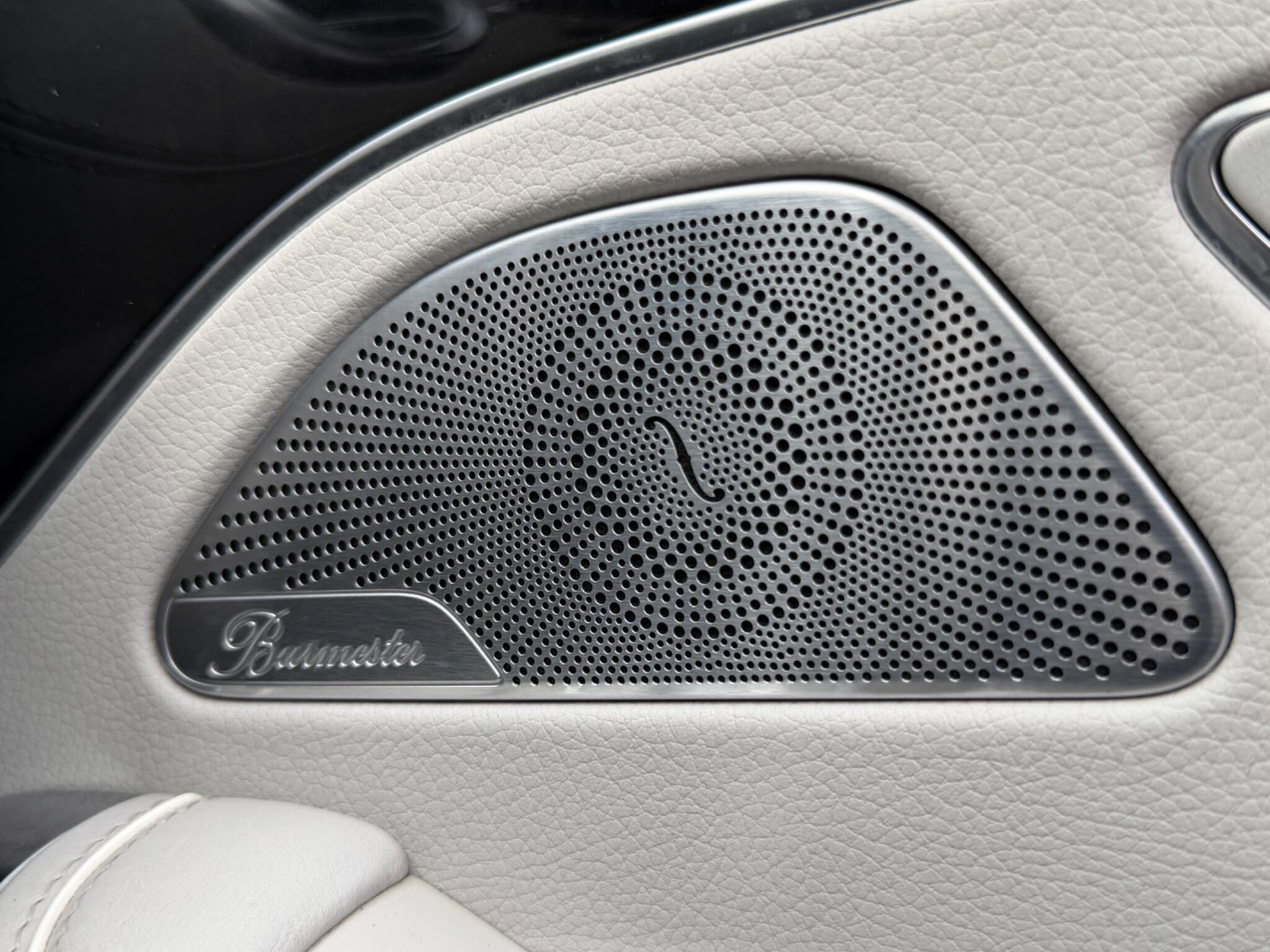 Mercedes-Benz S Class view 24