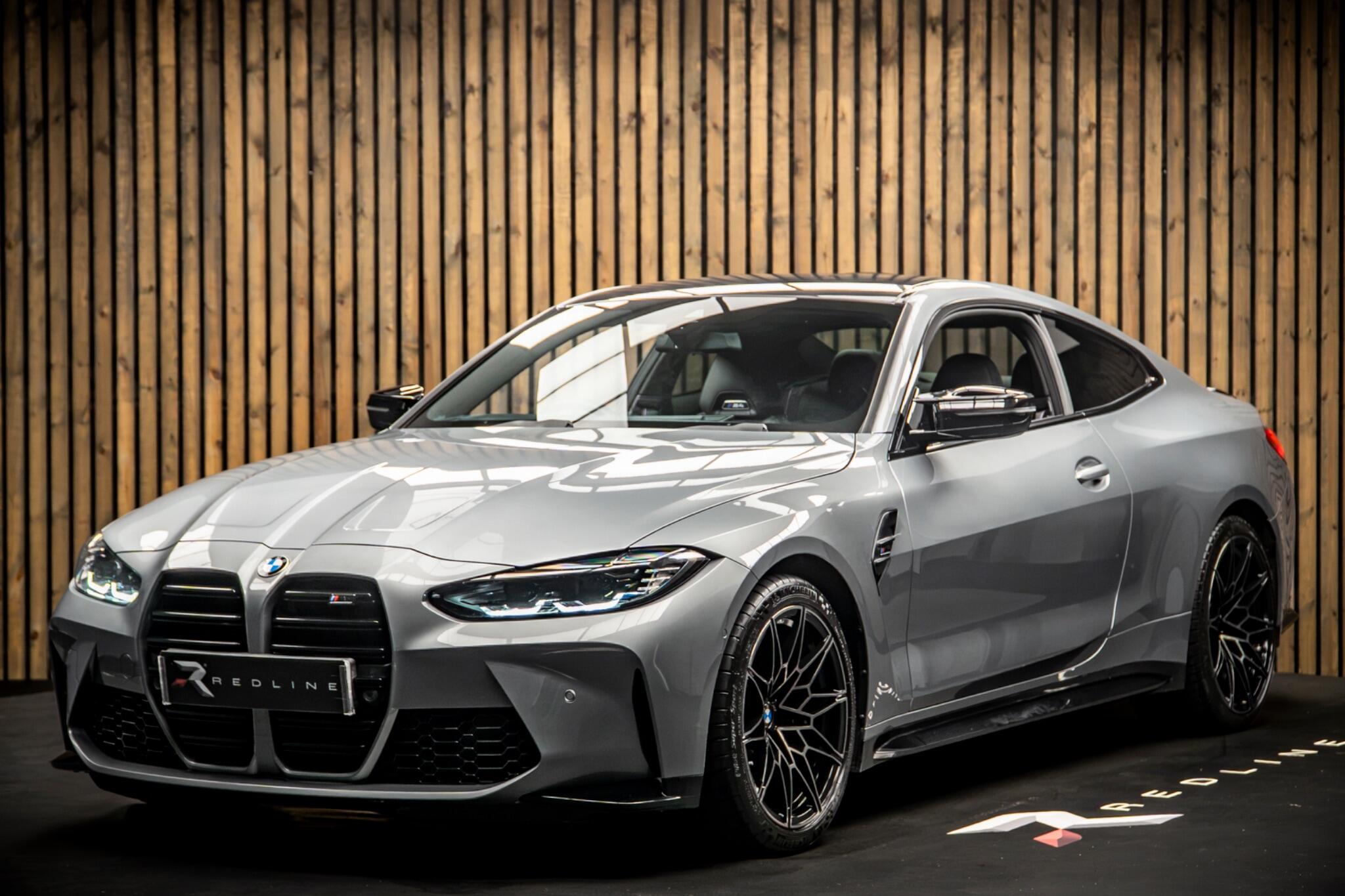 BMW M4 view 8