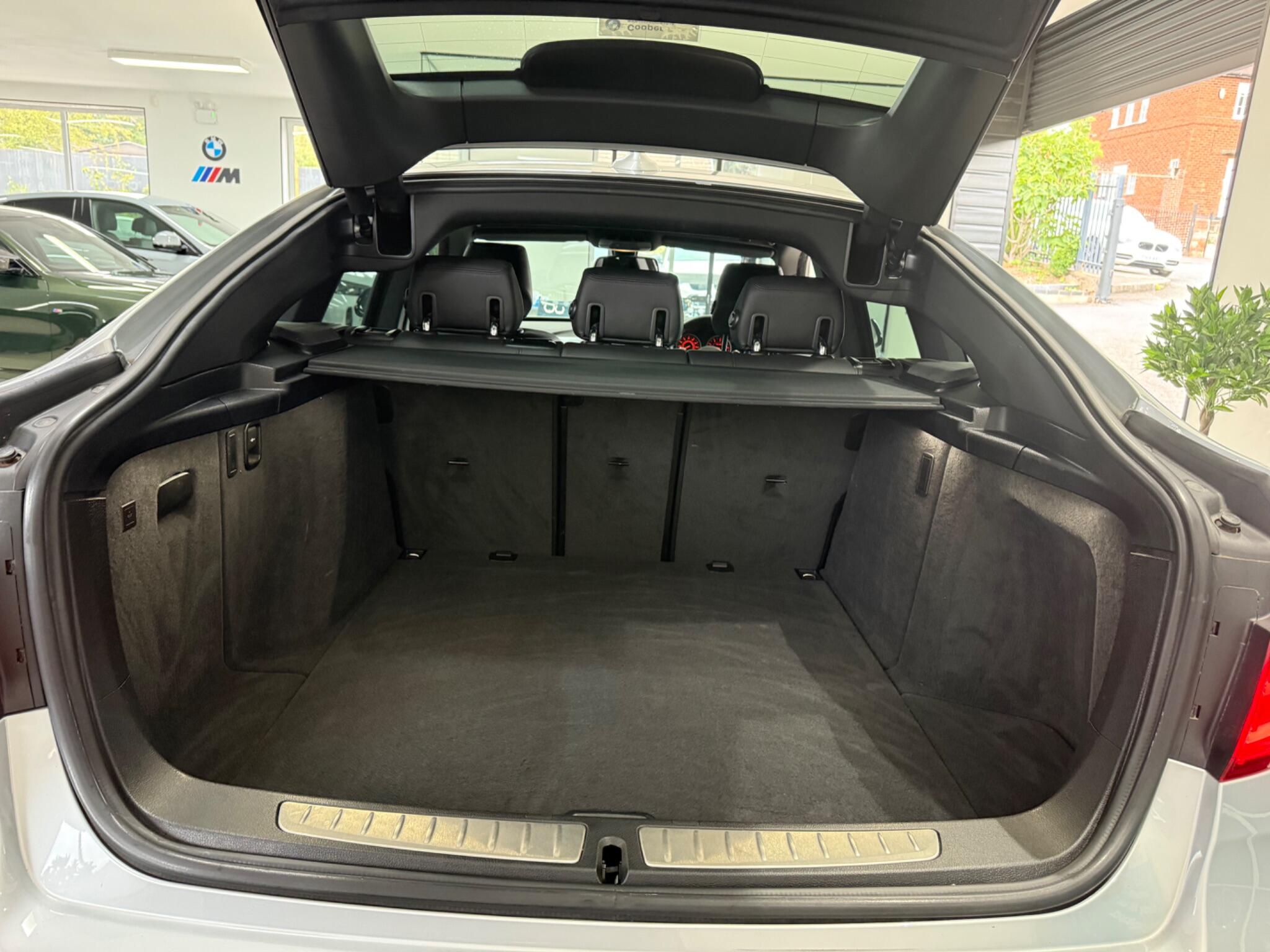 BMW 3 Series view 38