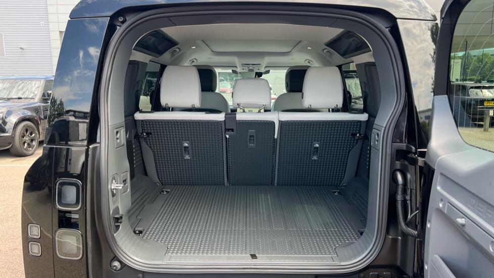 Land Rover Defender view 10