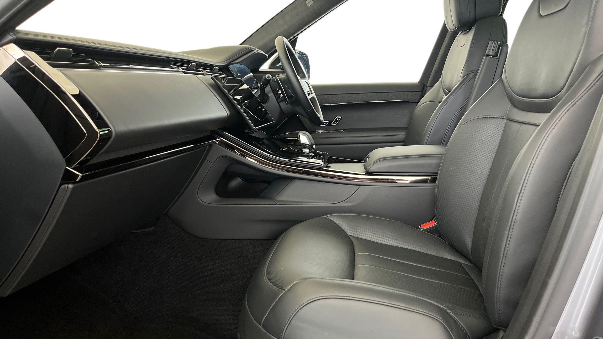 Land Rover Range Rover Sport view 3