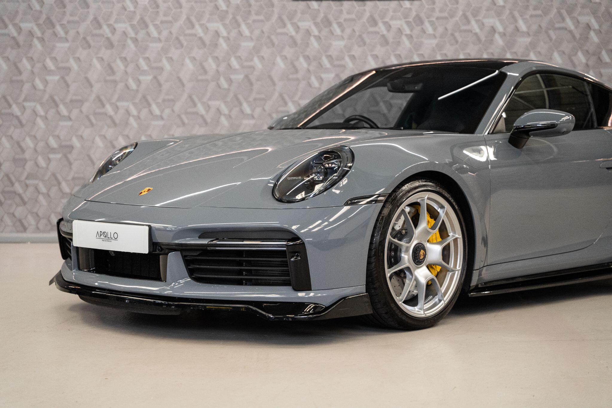 Porsche 911 view 48