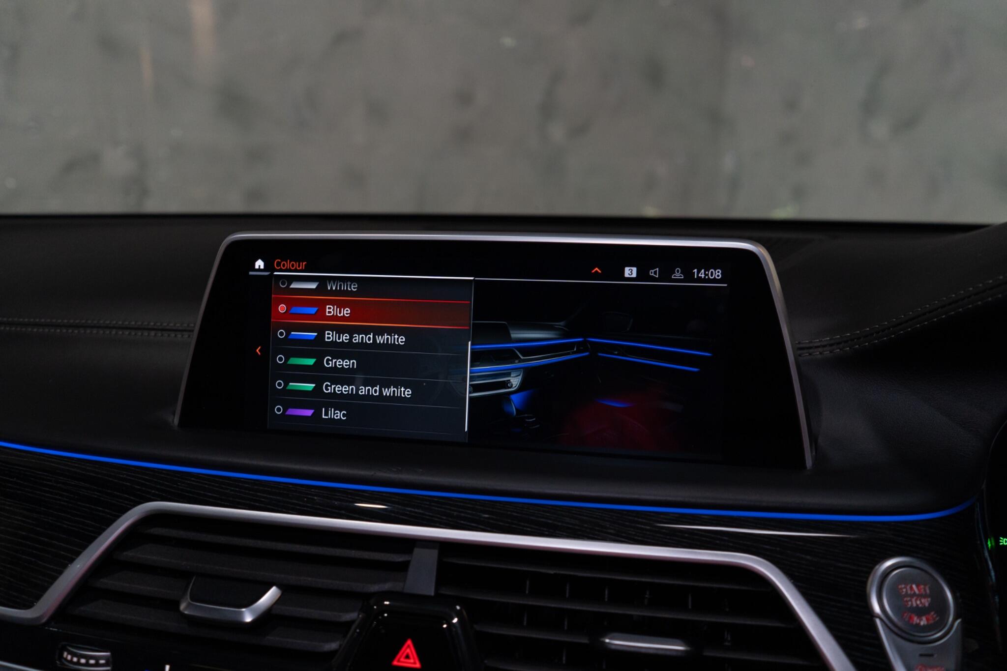 BMW 7 Series view 25